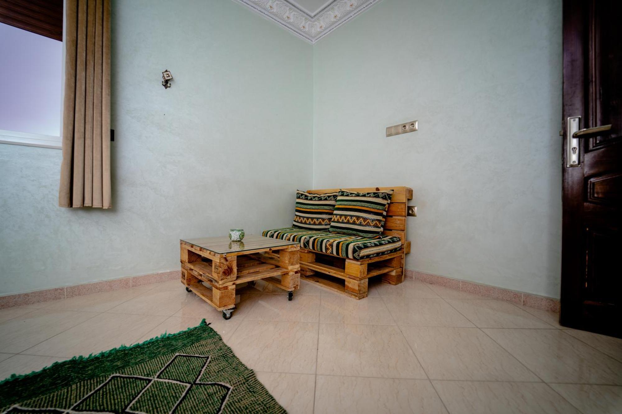 Hostel Tigmi Ossmon *