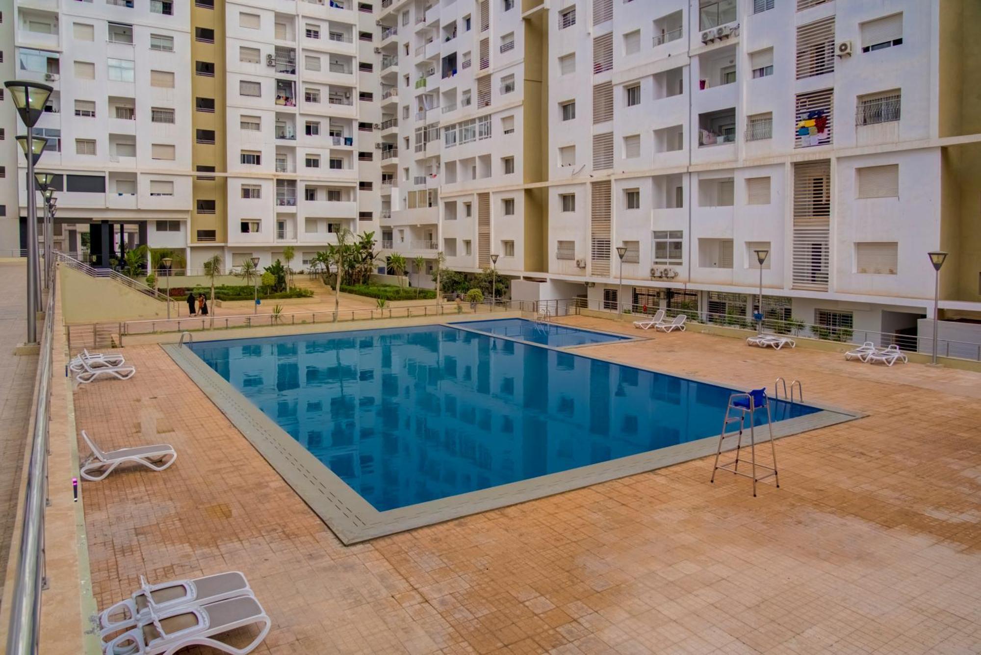With Pool Apartment *