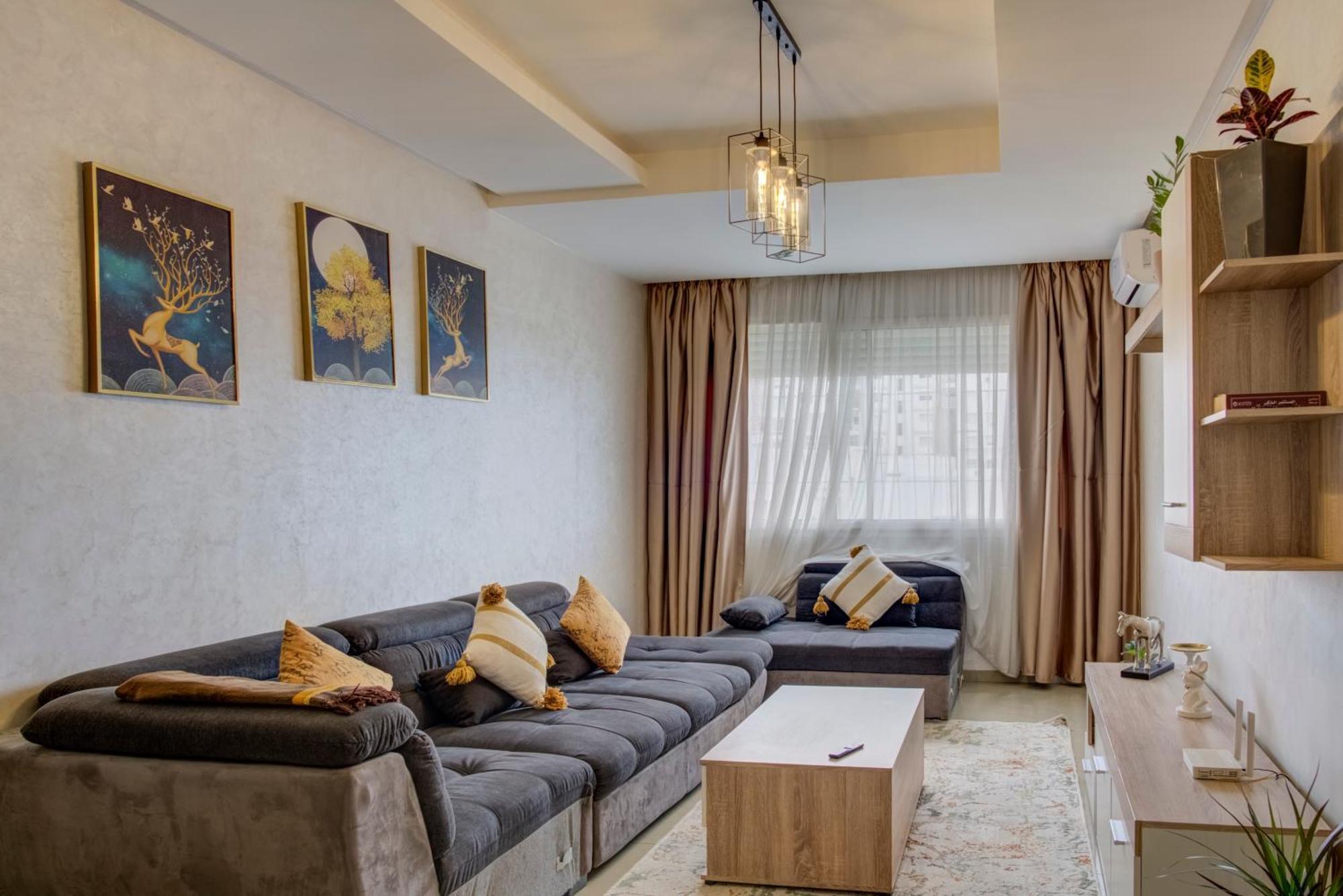 Apartment With Pool