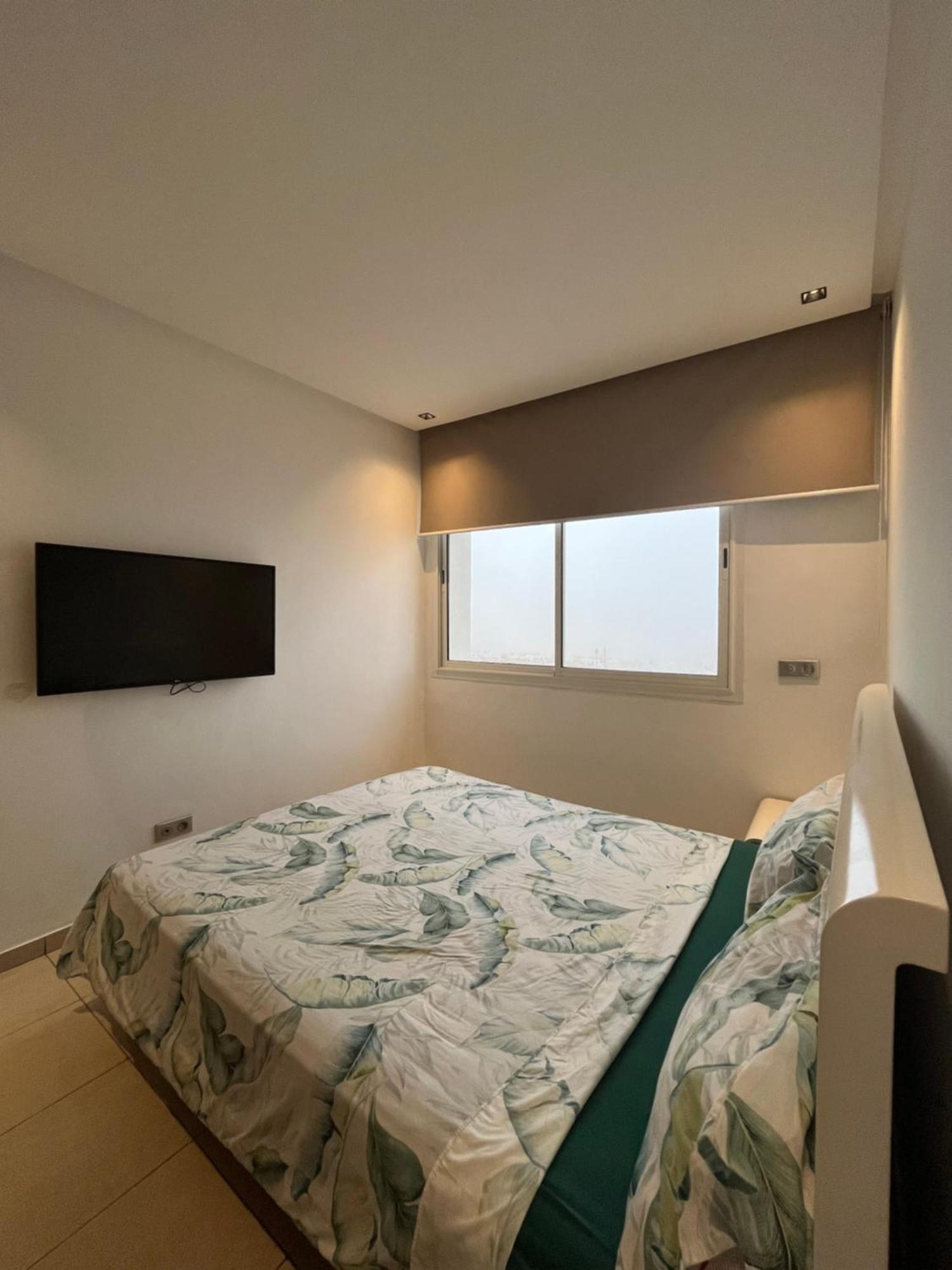 Apartment Bay *