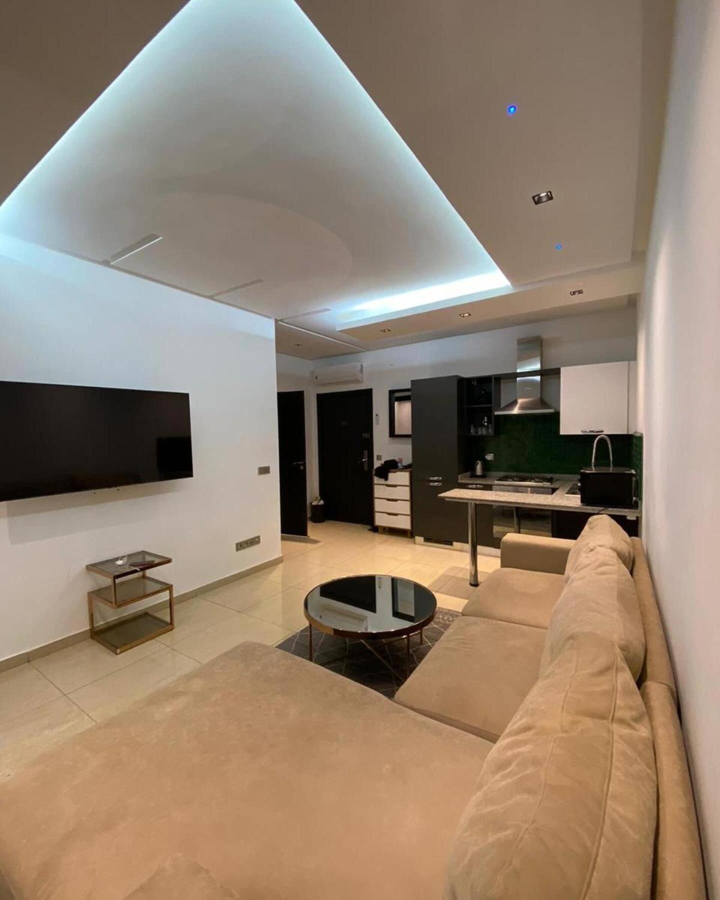 Apartment Bay *
