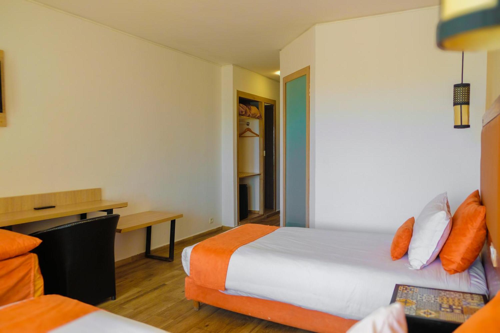 Hamilton Hotel 3*