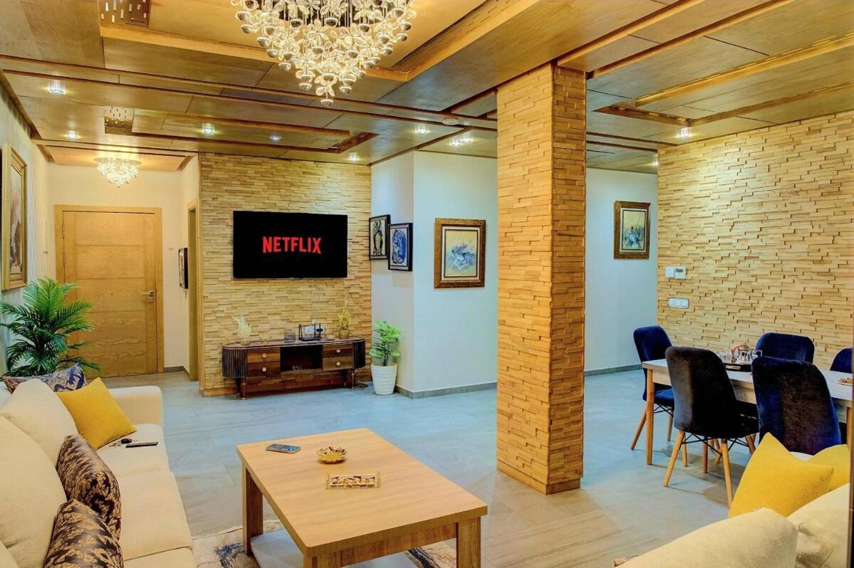 Luxe 2 Piscine Apartment *