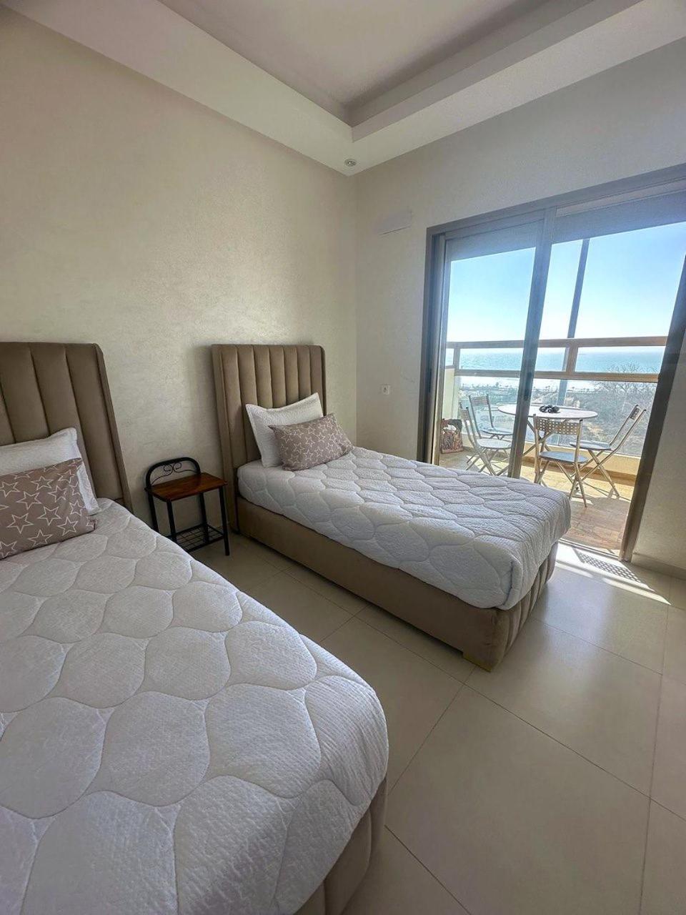 Appartement With Panoramic Ocean View In *