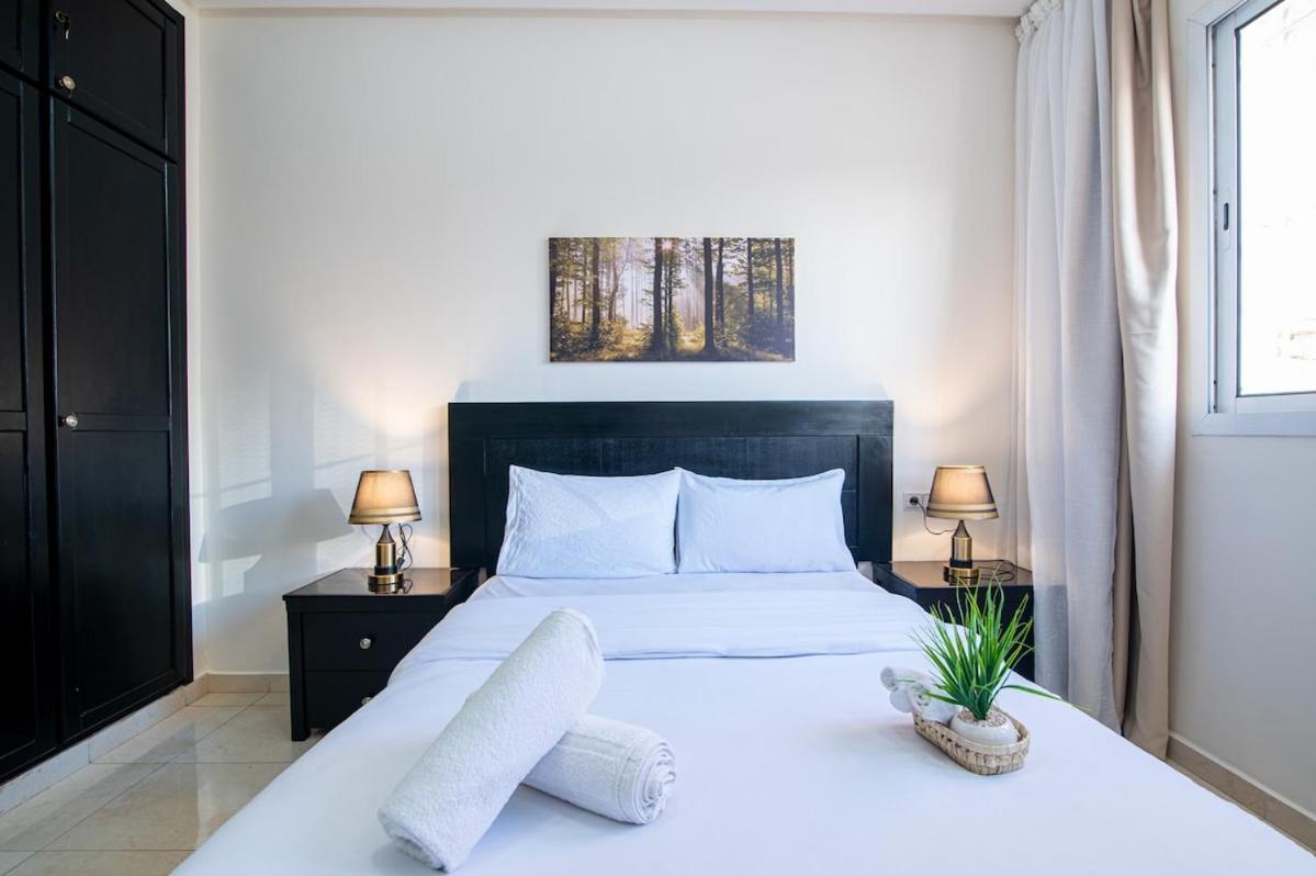 Apartment Steps From Attractions In Center *
