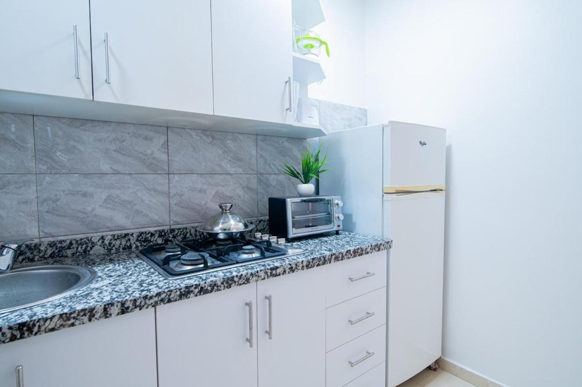 Apartment Steps From Attractions In Center *