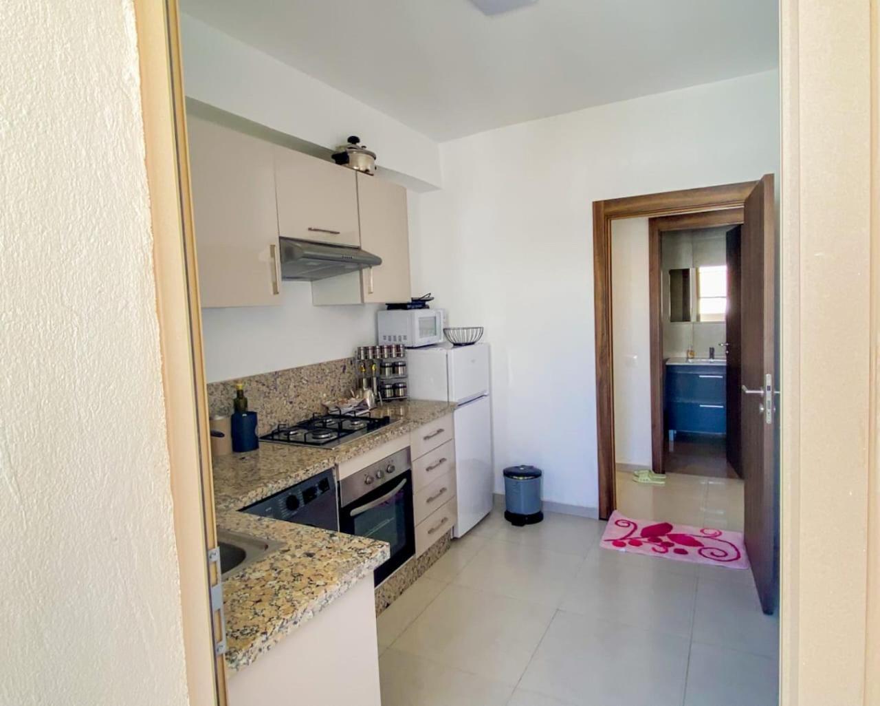 Standing Vue Apartment *