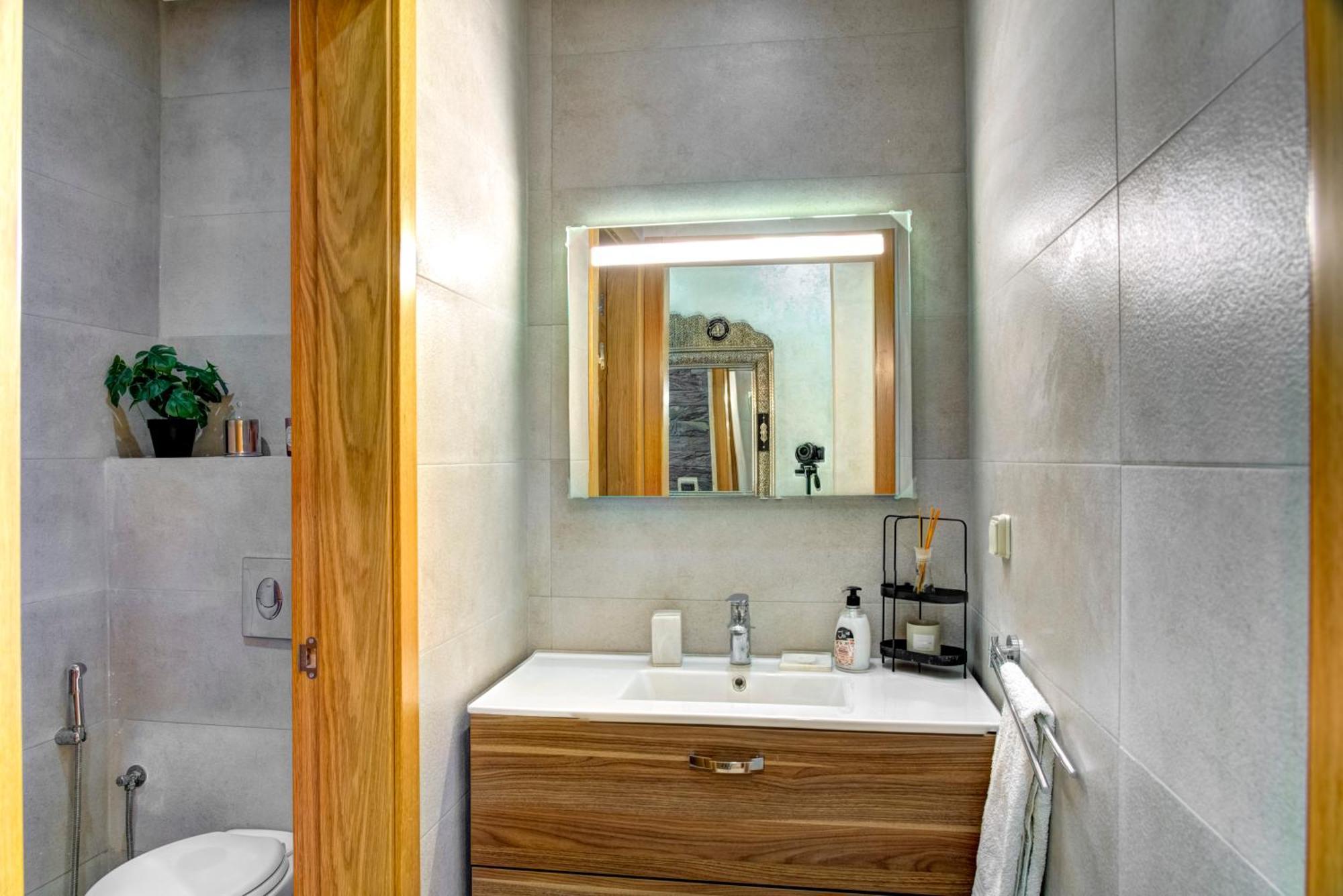 De Luxe Sur Bay Apartment *
