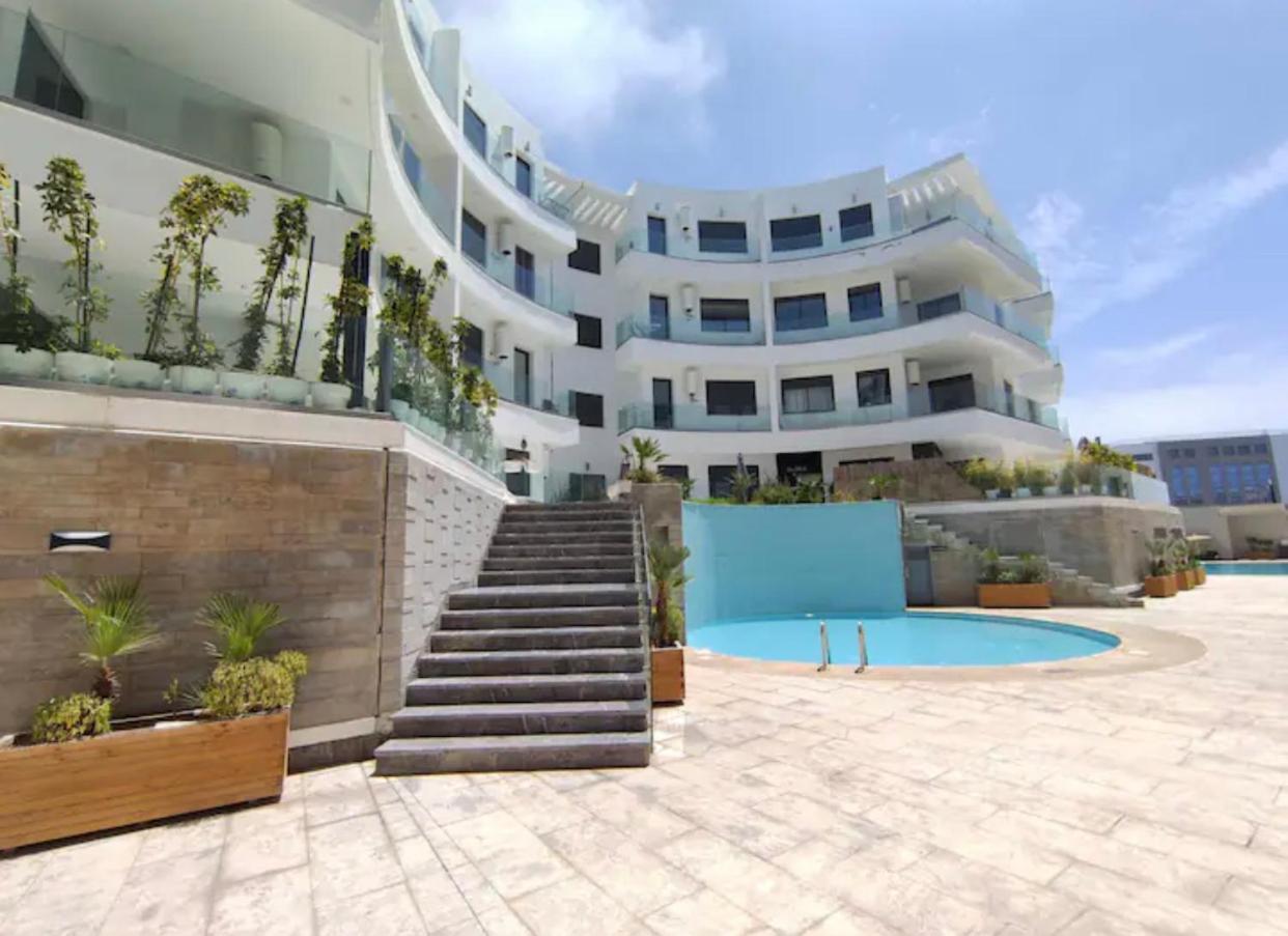 Luxurious Sea-view 2br Apartment