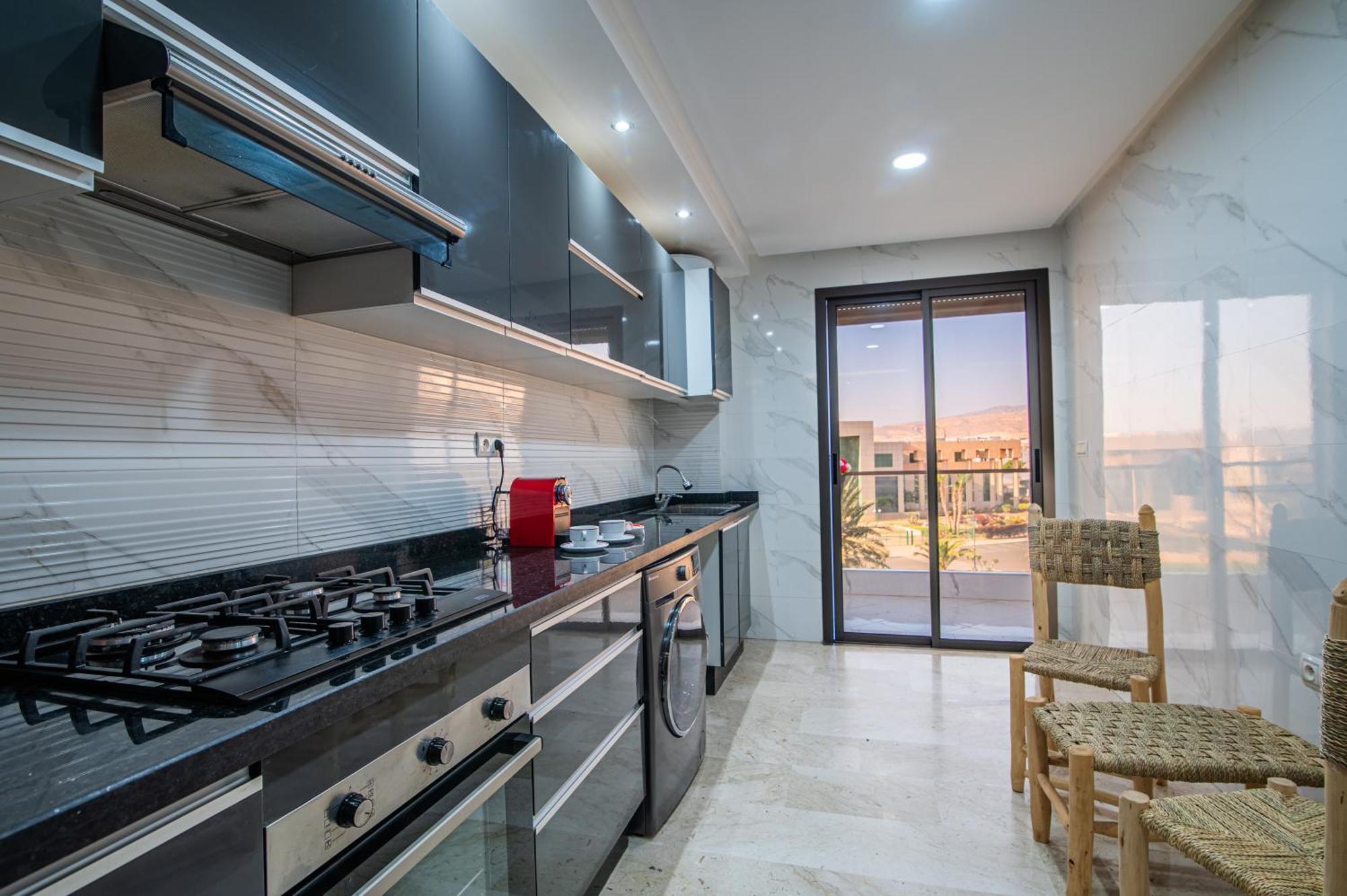 Modern In The Center Of With Panoramic View Apartment *