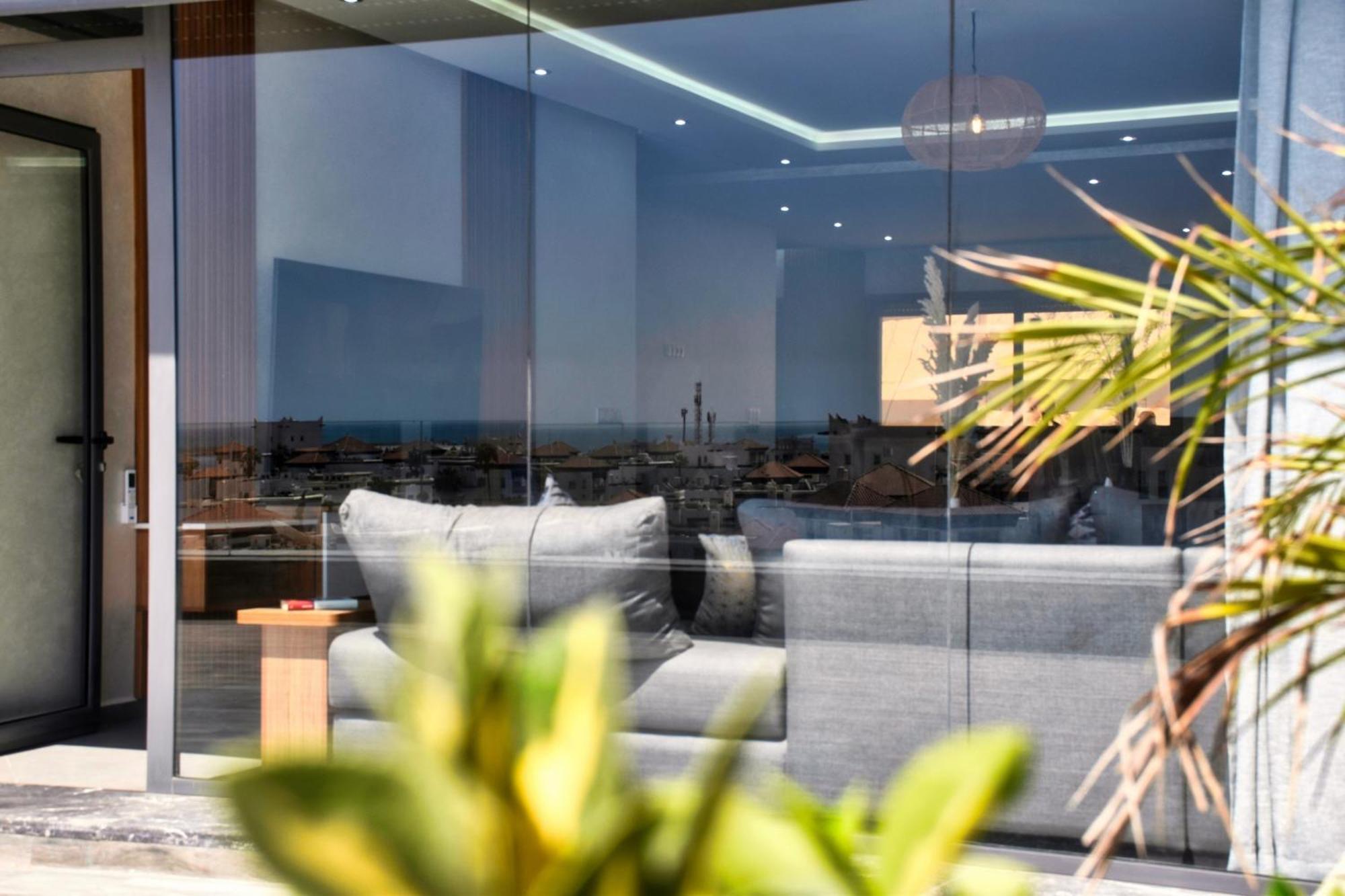 Luxury Seafront 6-7p *