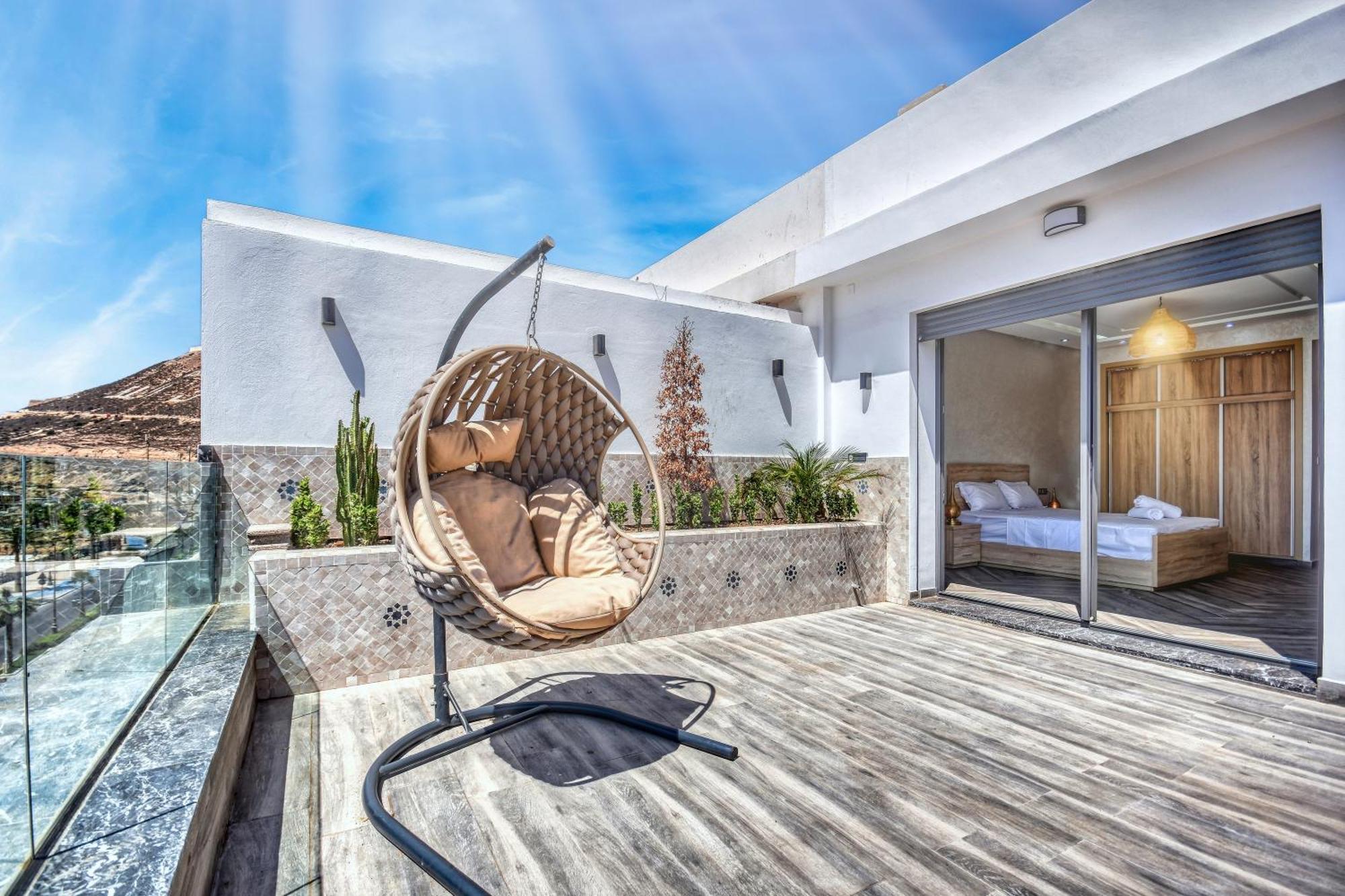 Luxury Seafront 6-7p