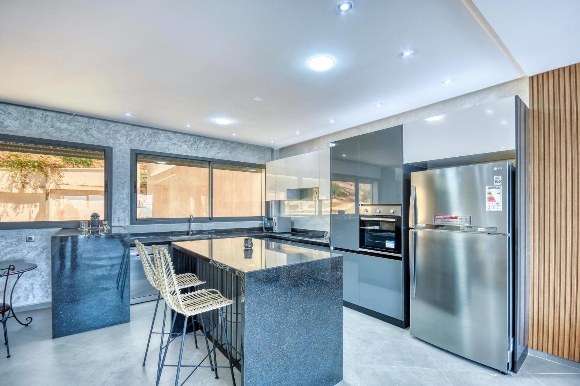 Luxury Seafront 6-7p Appartement