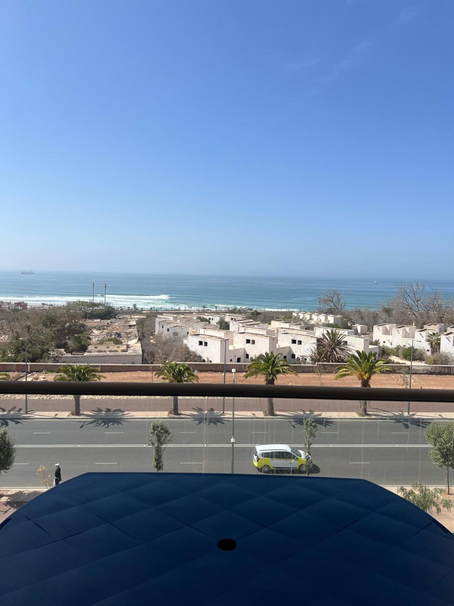 Facing The Sea Apartment