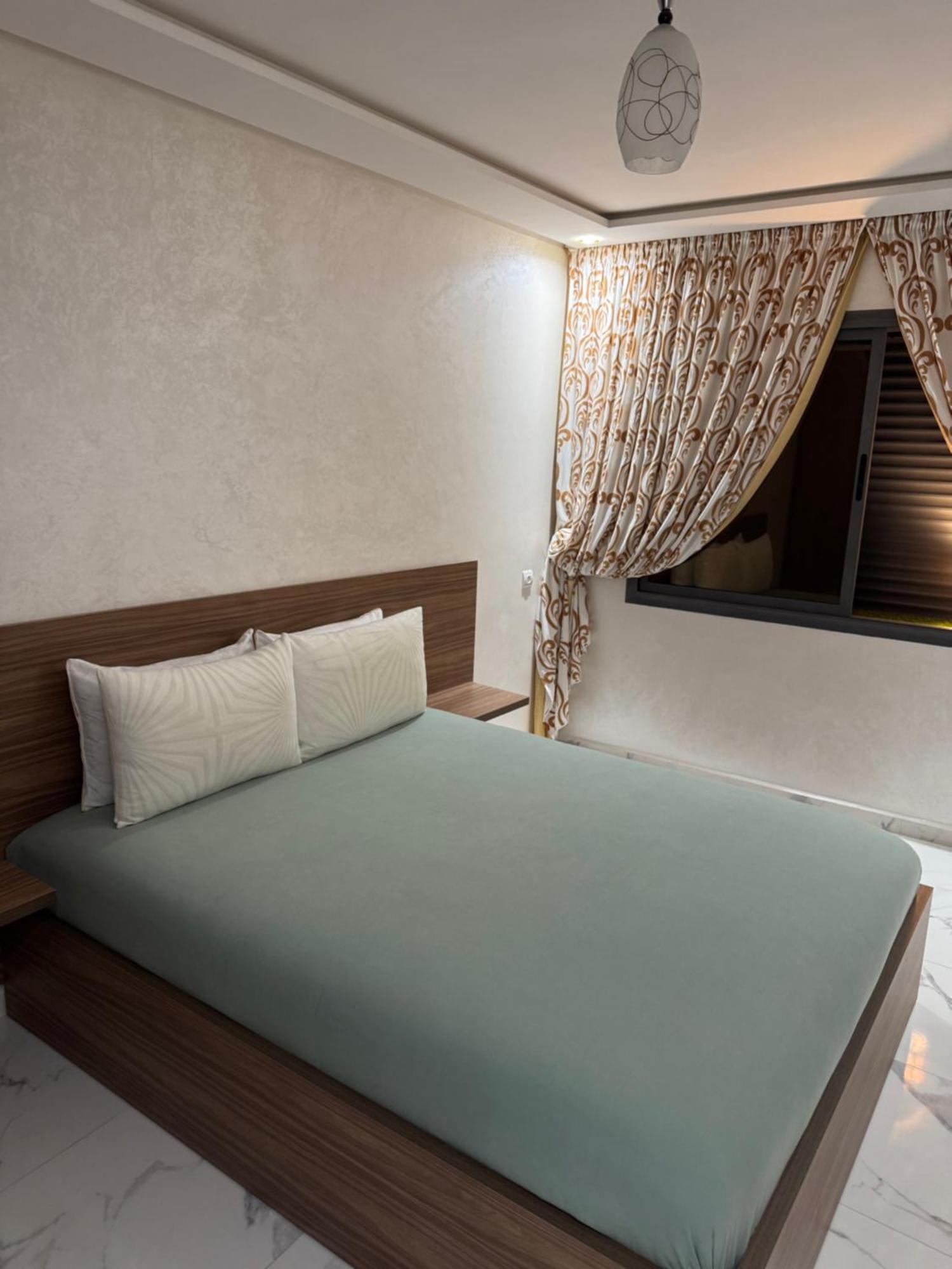 Moderne A Bay Apartment