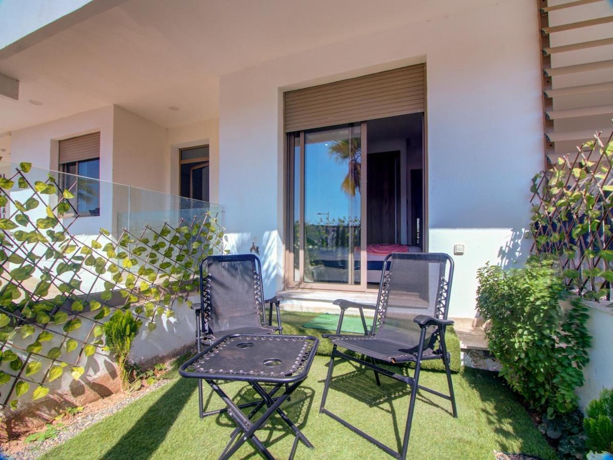 Cosy With Swimming Pool Apartment