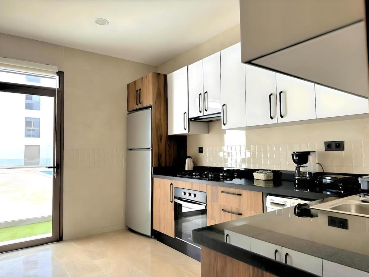 Cosy With Swimming Pool Apartment *