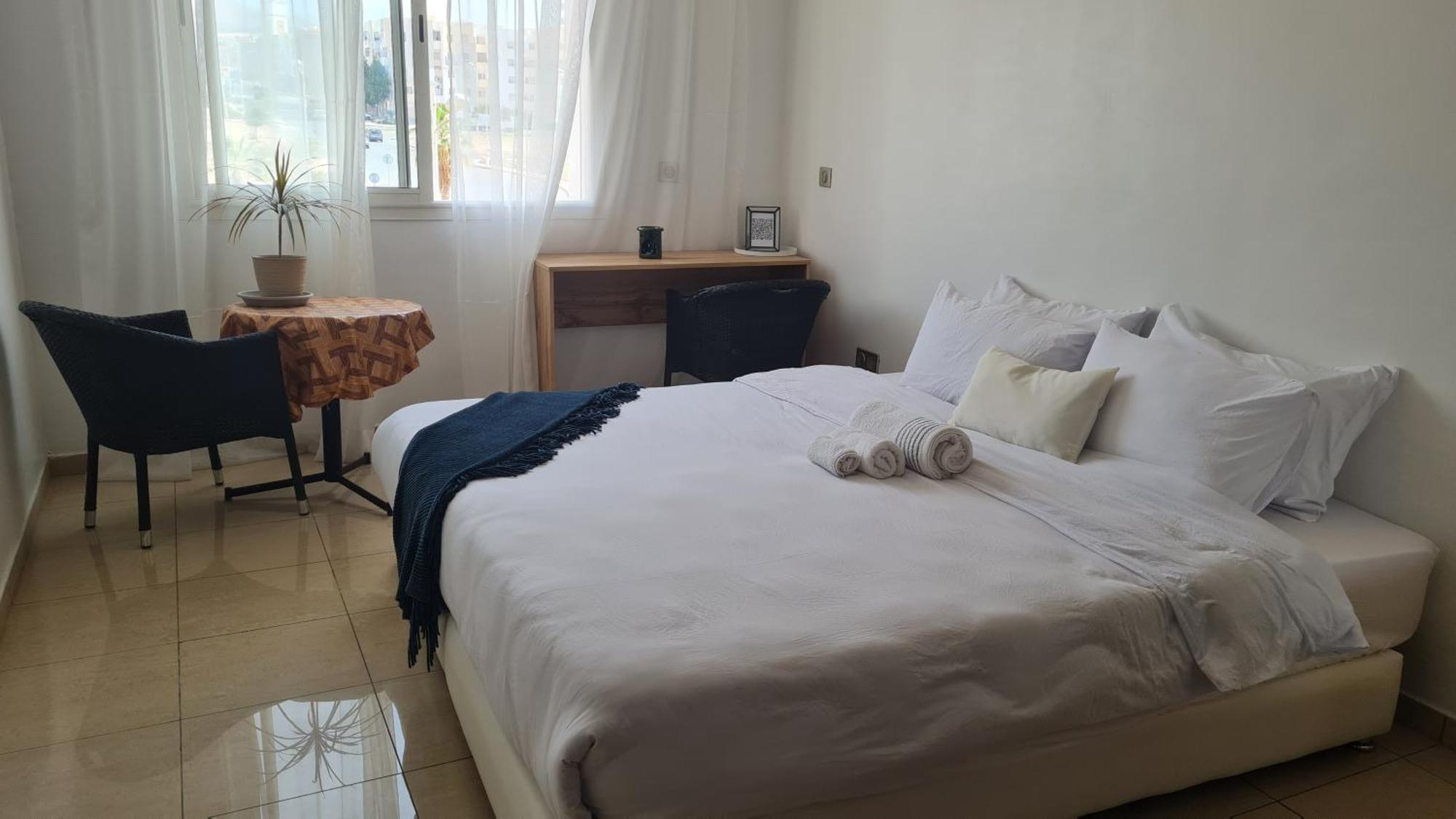 Private In A Shared With Pool Homestay