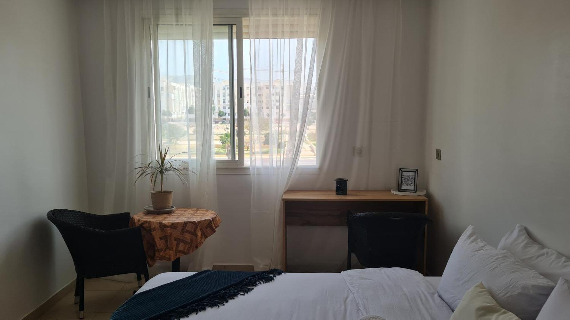 Homestay Private In A Shared With Pool *