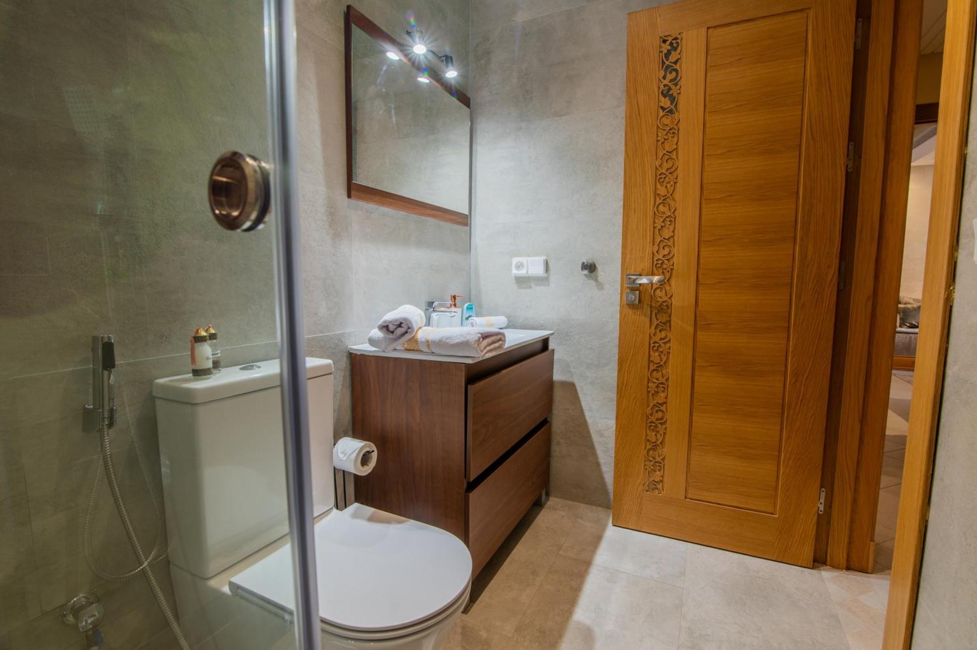 Luxury Seafront 102sqm With Wi-fi And Parking *