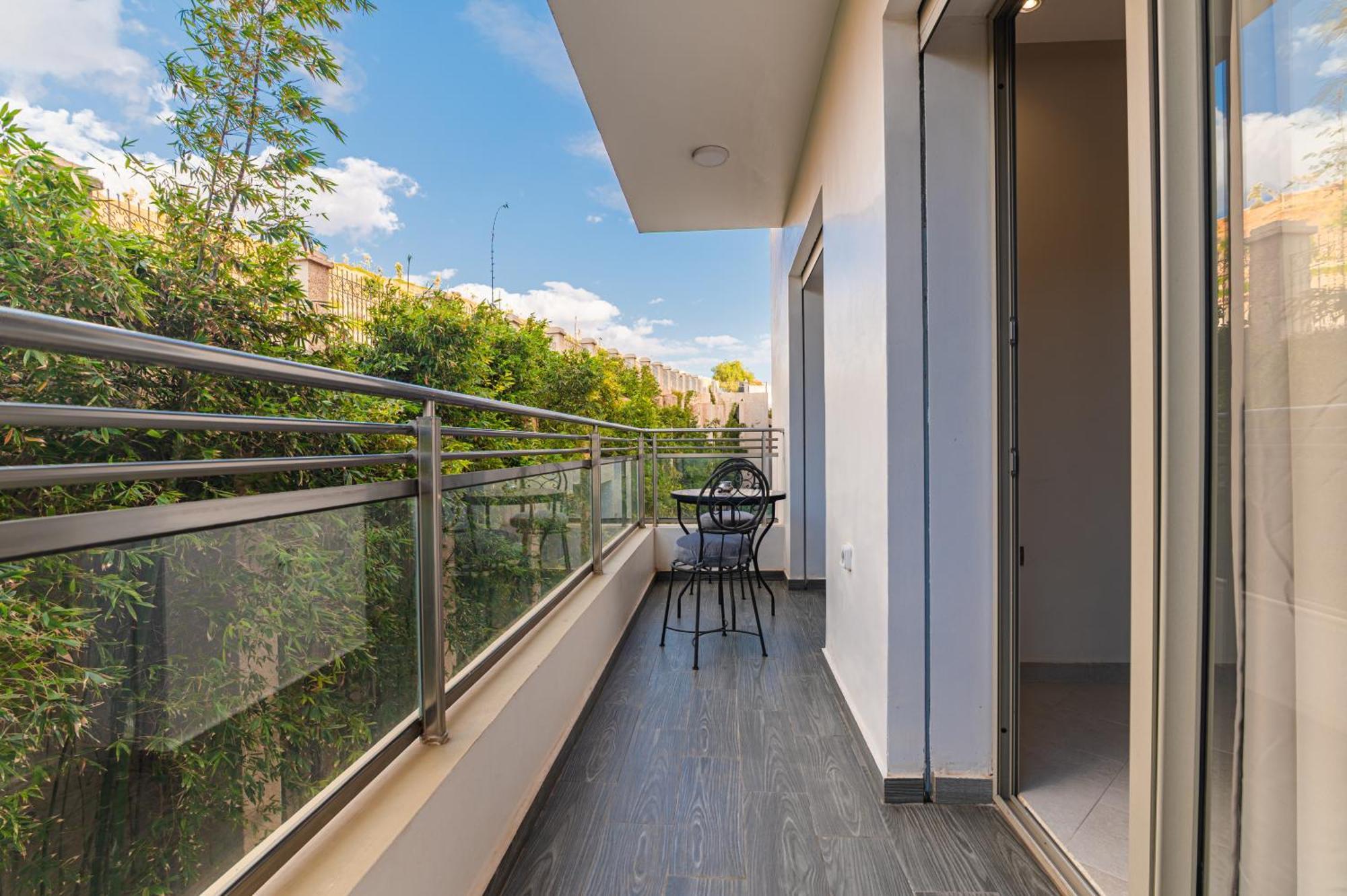 Luxury Seafront 102sqm With Wi-fi And Parking Apartment