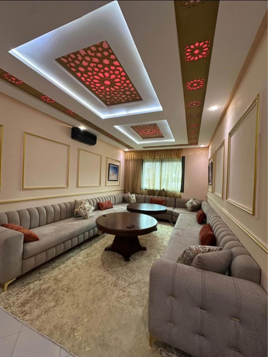 Silver Luxe Apartment *