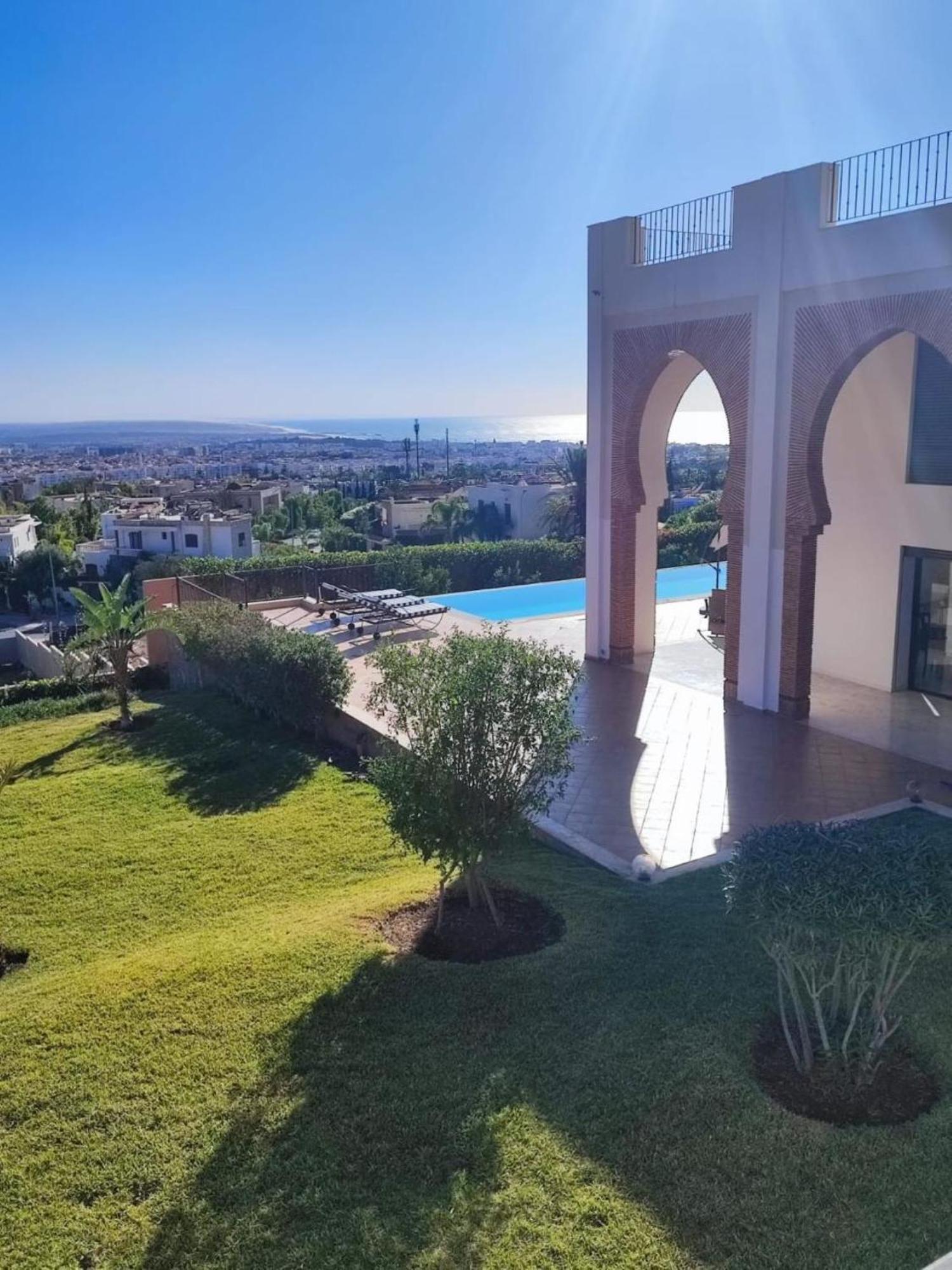 Wonderful With 6 Bedrooms And Pool T62025 Villa