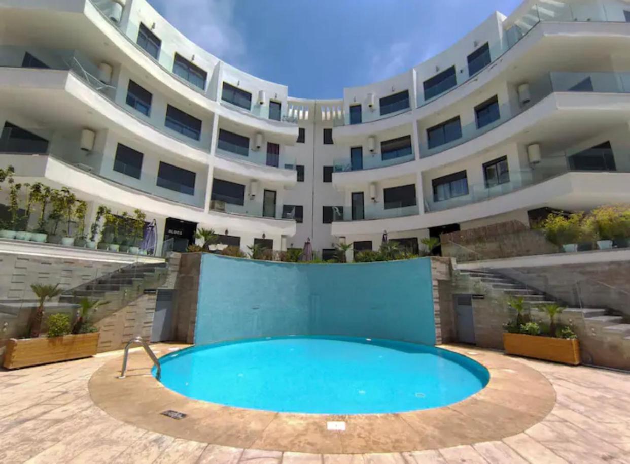 Luxurious Sea-view 2br Apartment