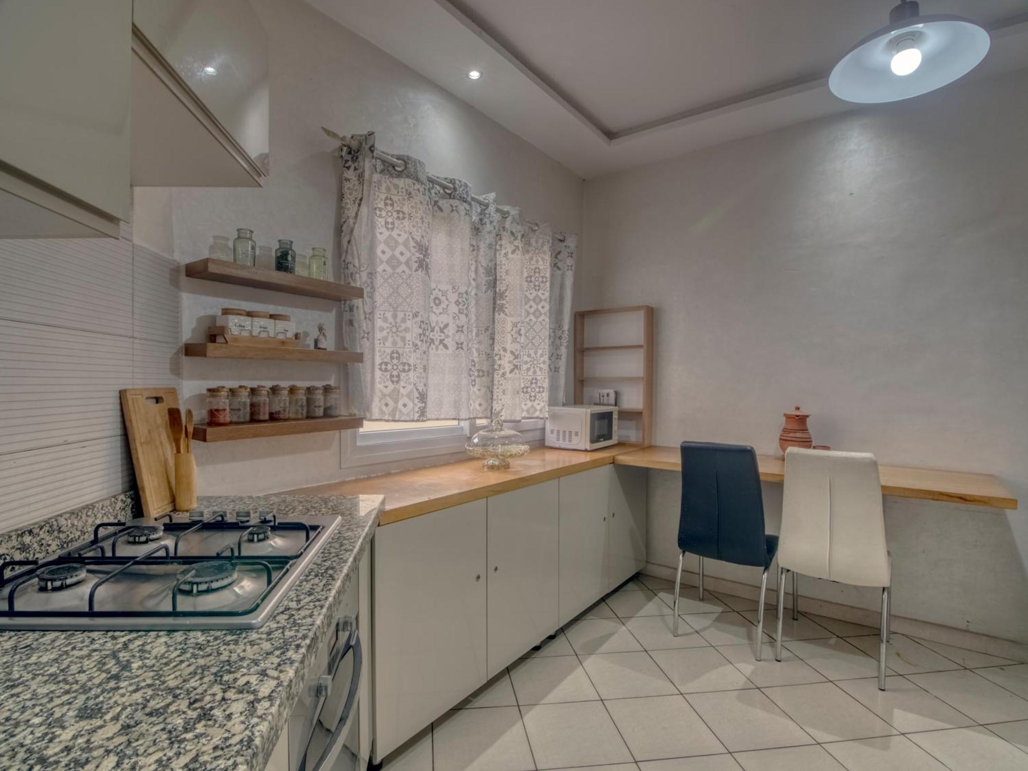 Spacieux A 2 Pas De Souk El Had Apartment