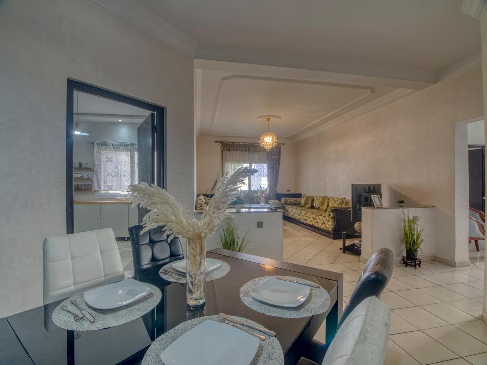 Spacieux A 2 Pas De Souk El Had Apartment Agadir