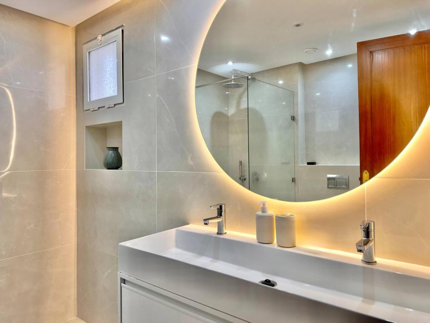 Utah, Luxurious Marina Apartment *