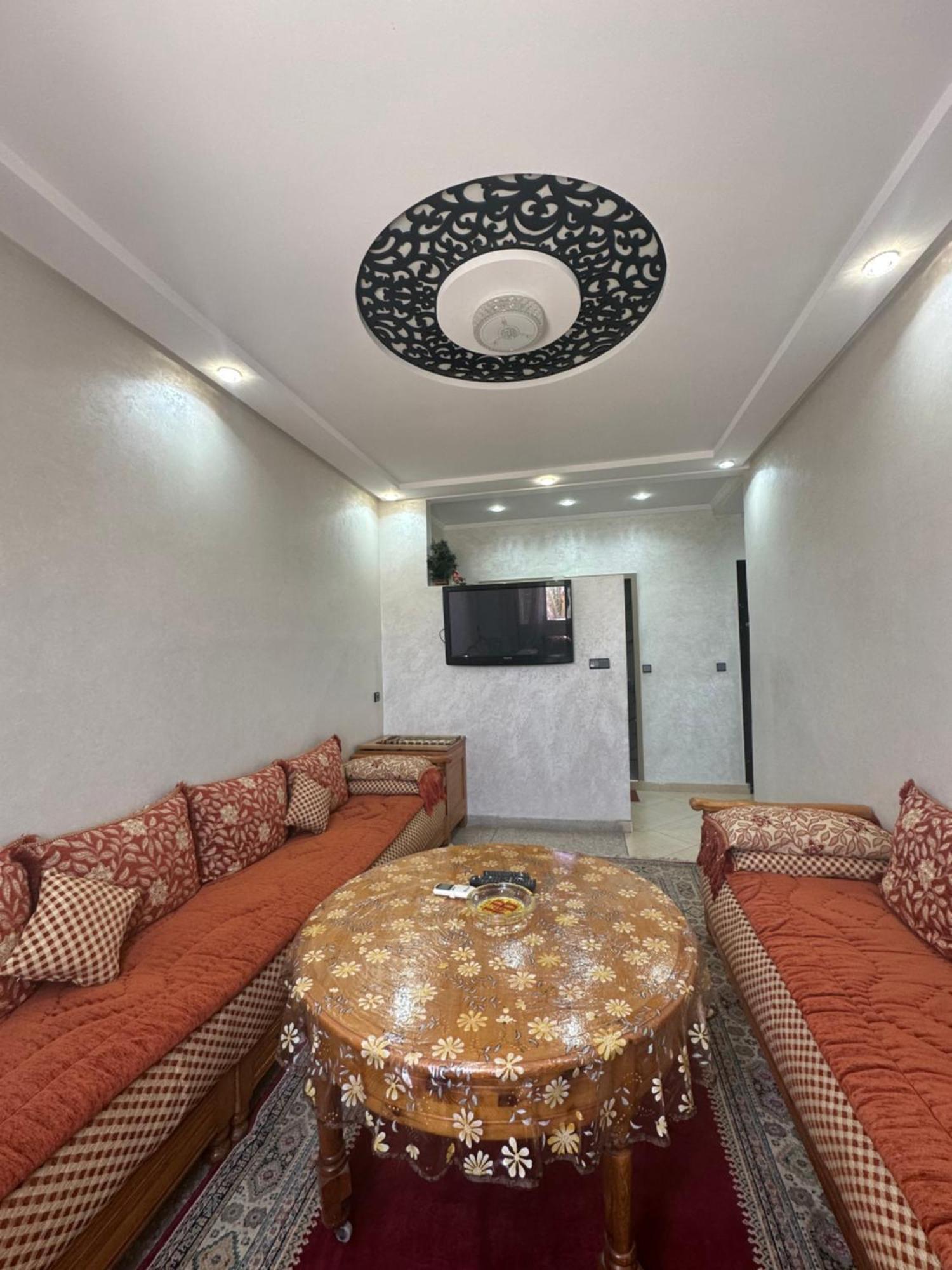 A Proche De La Gare Routiere Apartment