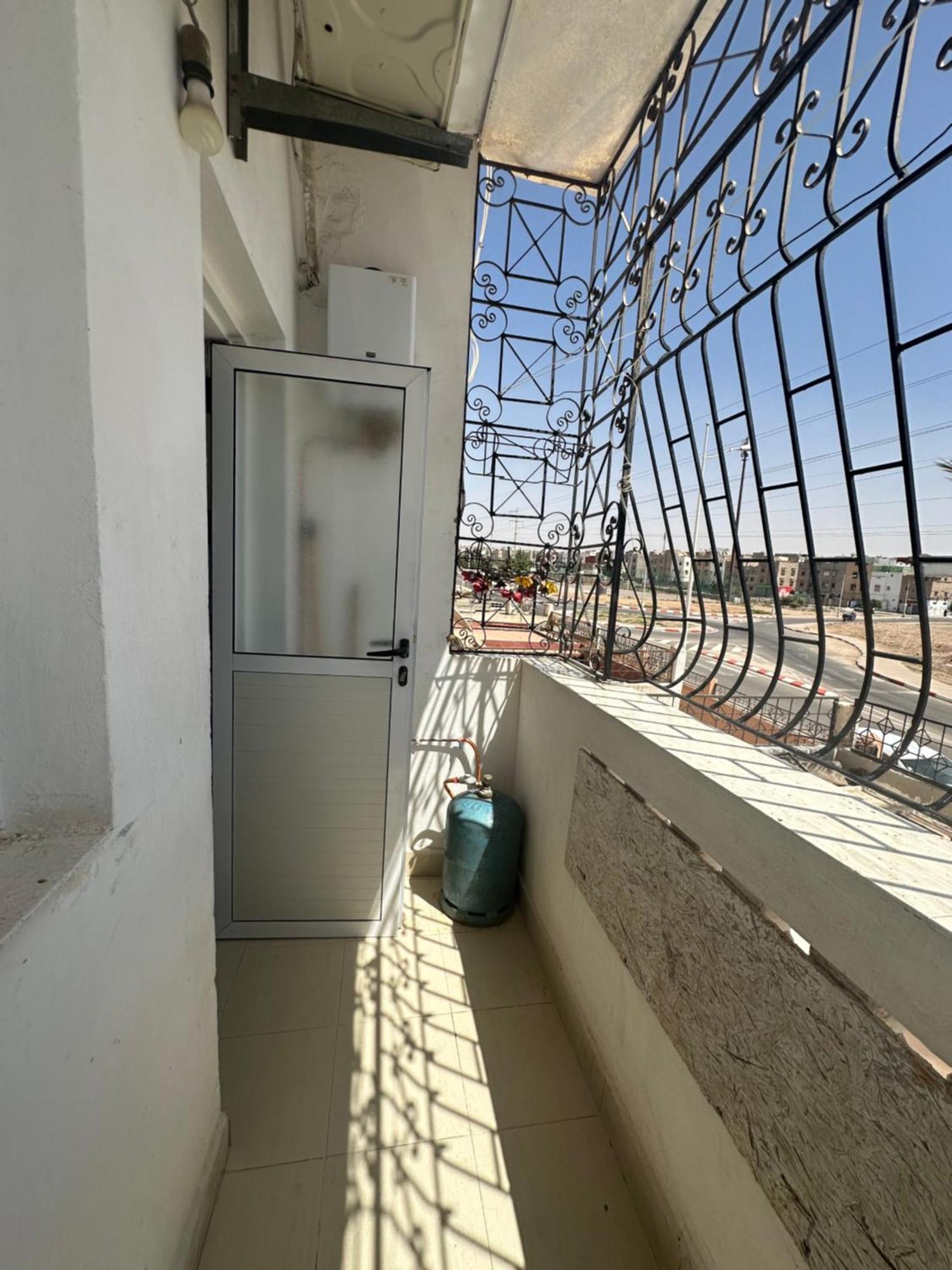Appartement A Proche De La Gare Routiere *