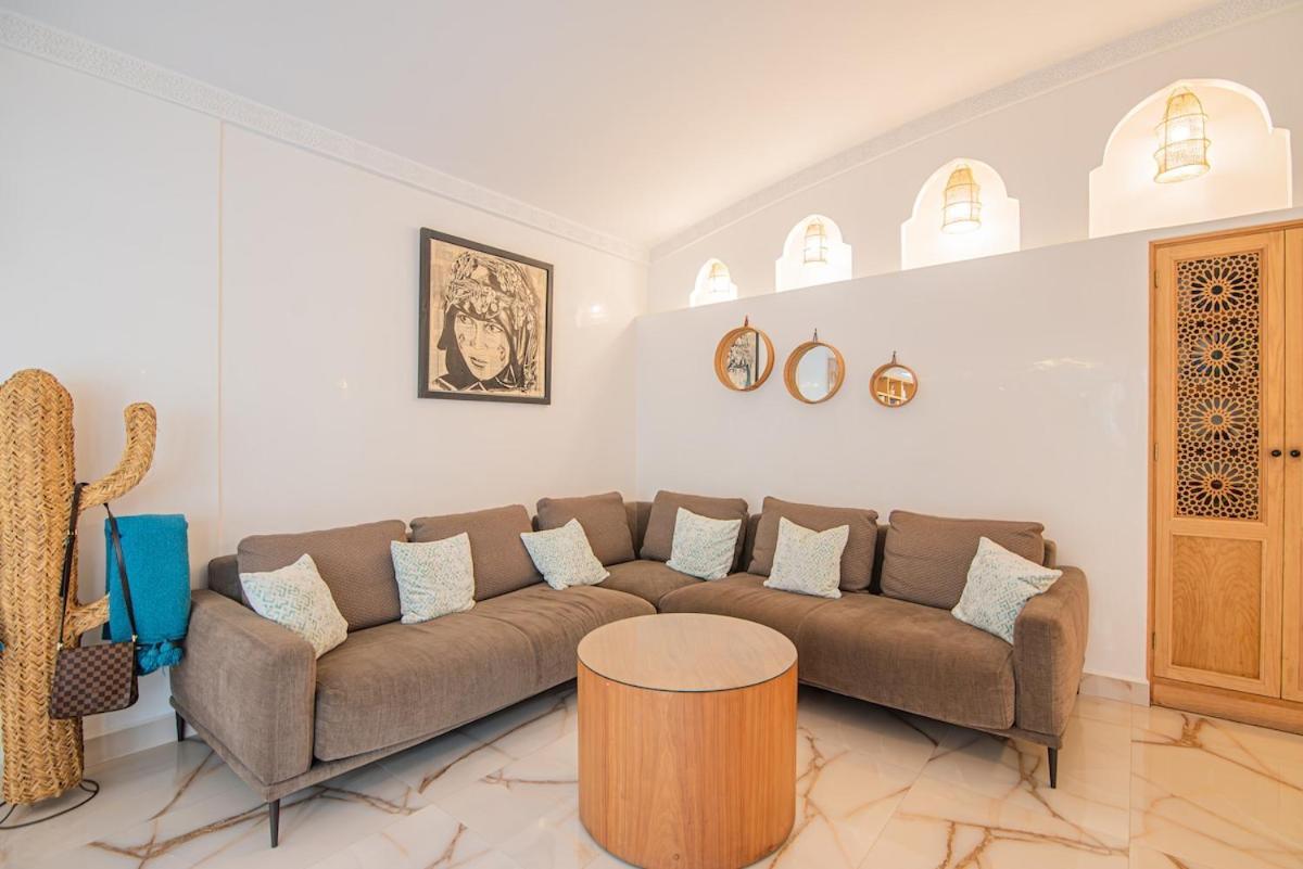 Villa Avec Piscine Chauffee A Seulement 10min De La ! *