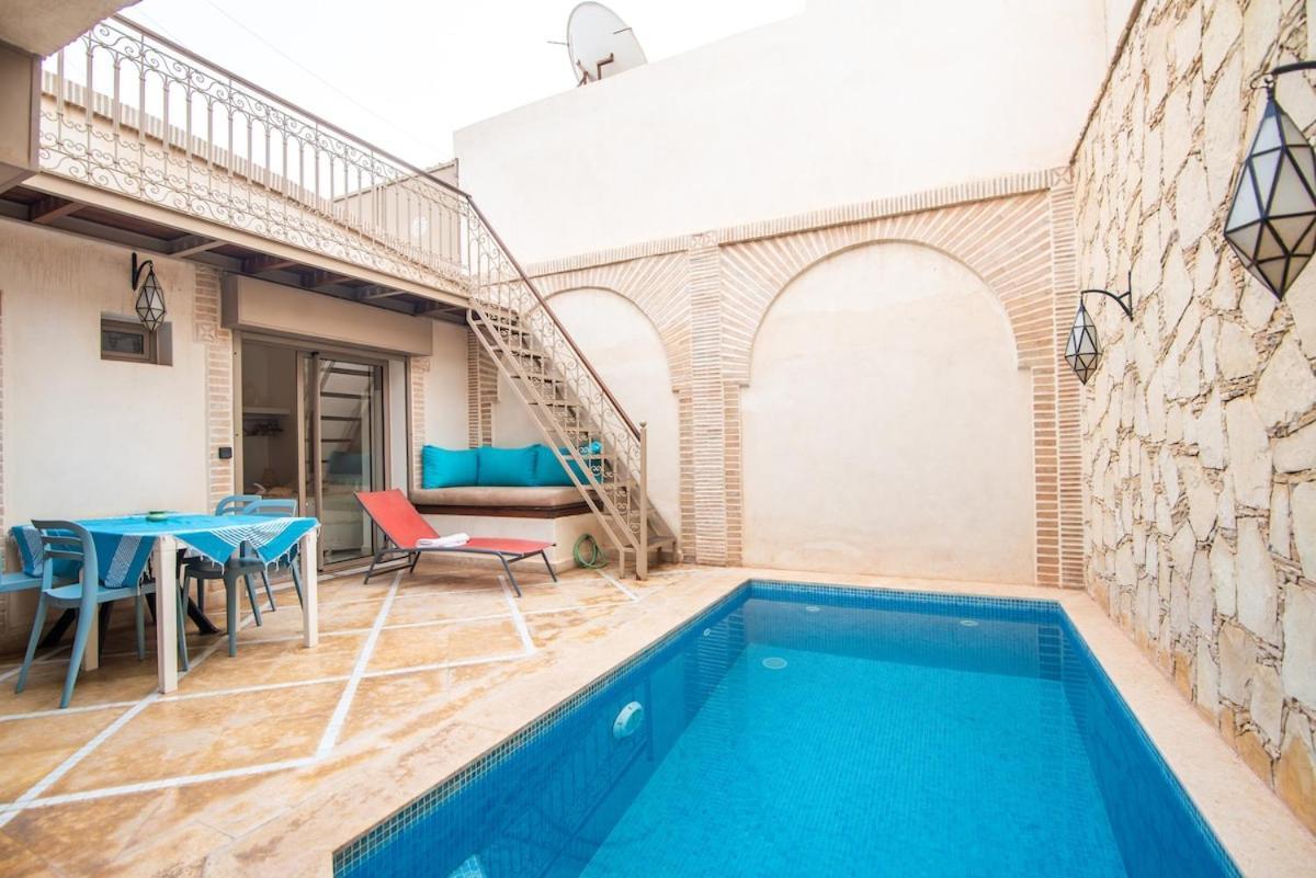 Villa Avec Piscine Chauffee A Seulement 10min De La ! *
