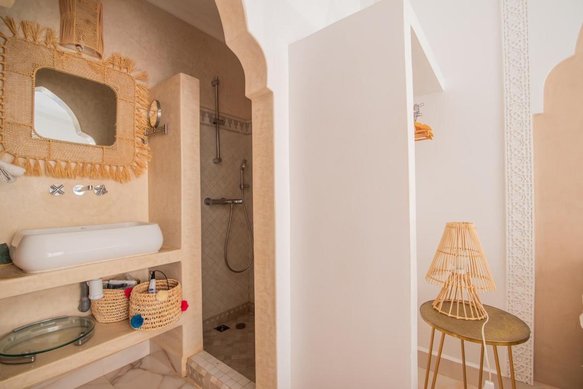 Avec Piscine Chauffee A Seulement 10min De La ! Villa *