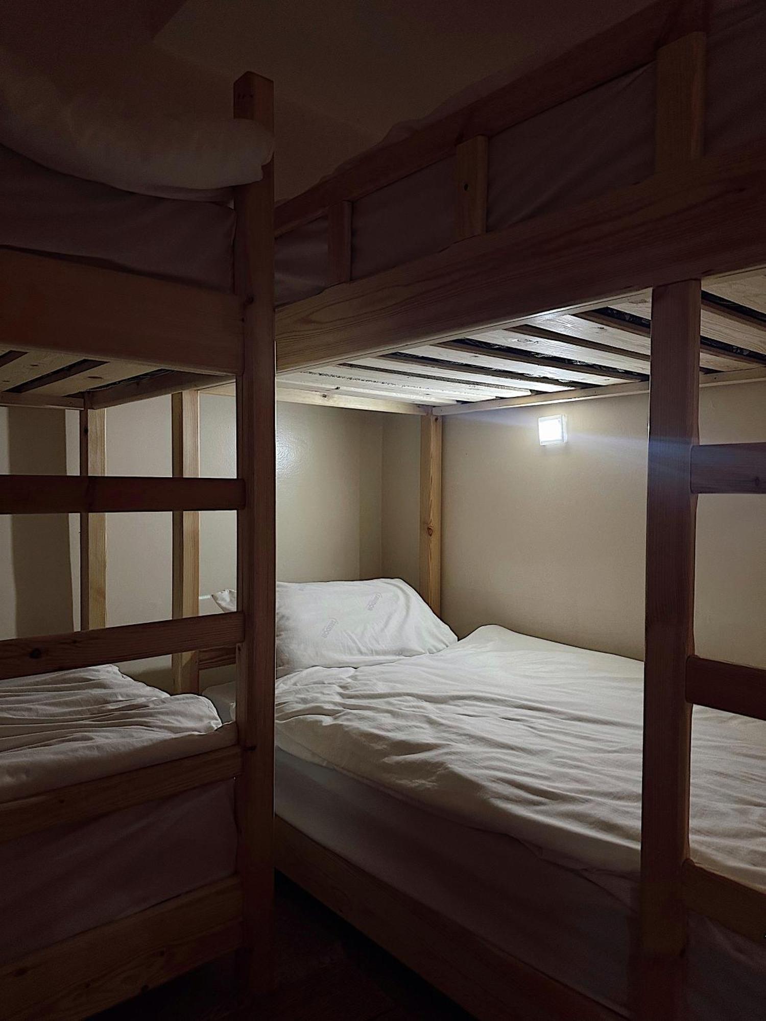 Tamount Surf House Hostel