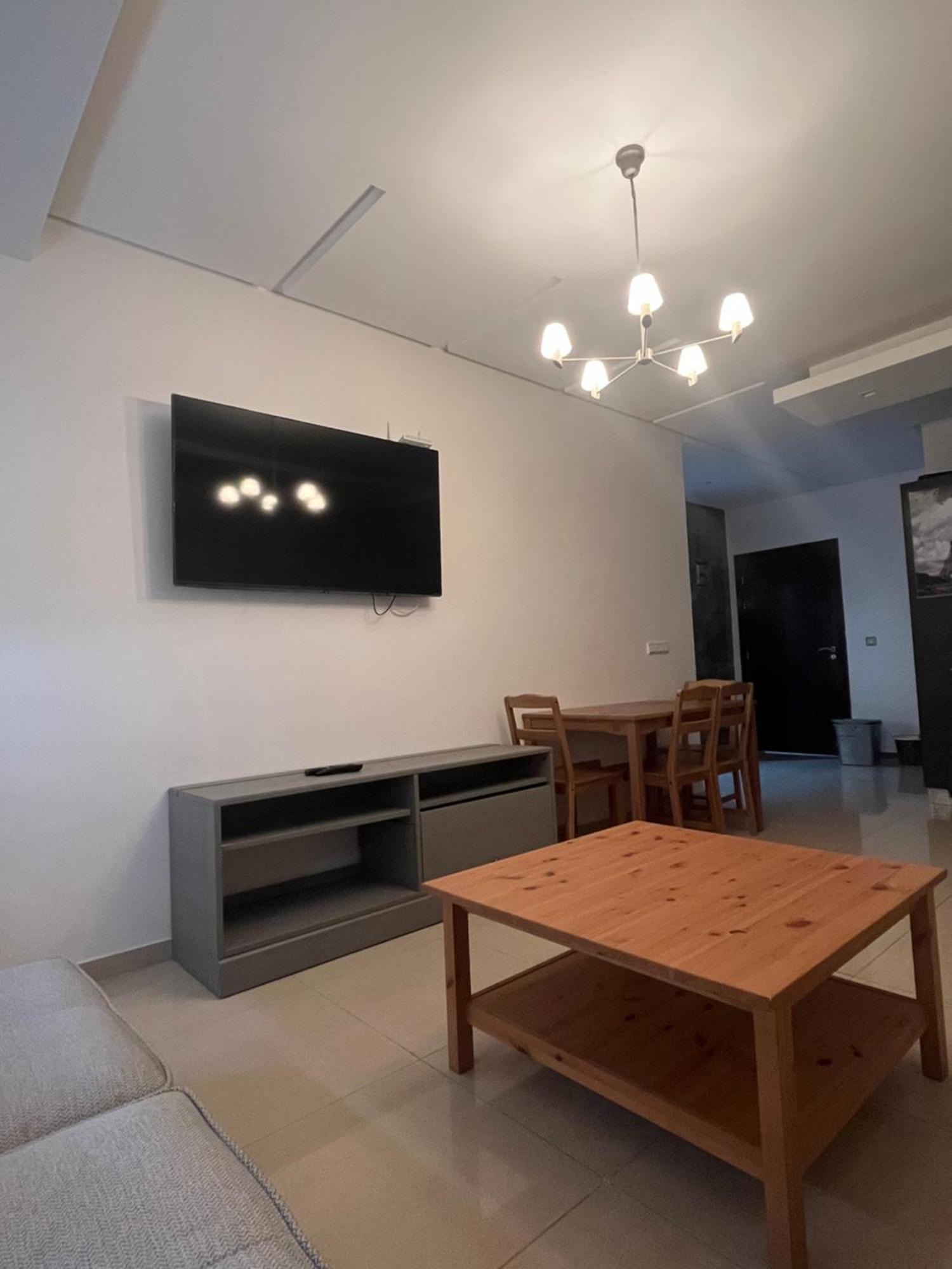 Charming Islane With Swimming Pool & Wifi