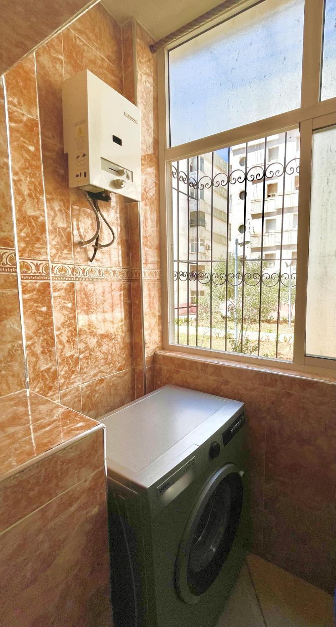 Economical In The Center, Suitable For Travelers Who Don't Want To Spend Too Much Money, Only 2 Minutes From Shops And Restaurants