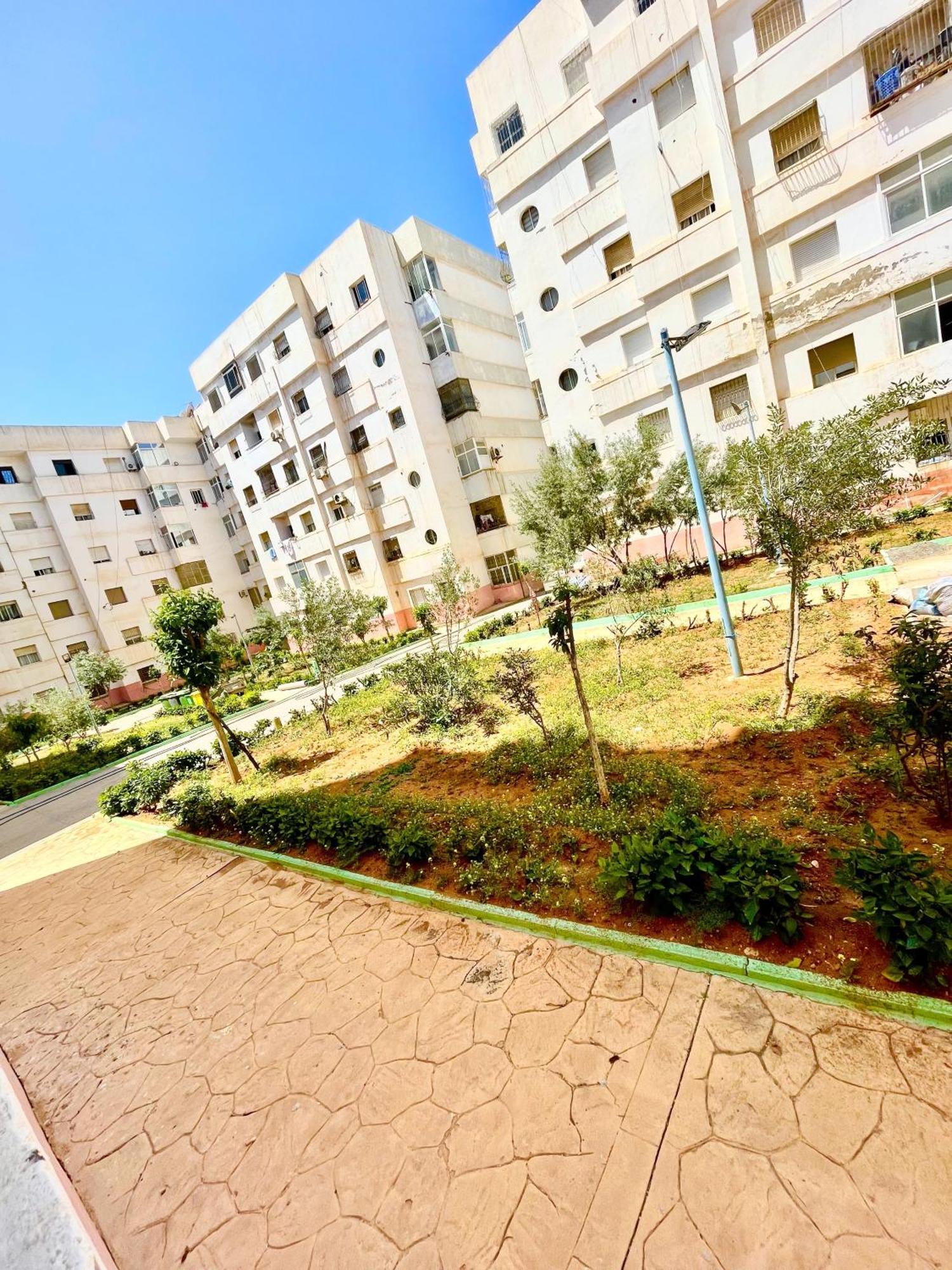 Economical In The Center, Suitable For Travelers Who Don't Want To Spend Too Much Money, Only 2 Minutes From Shops And Restaurants Apartment *