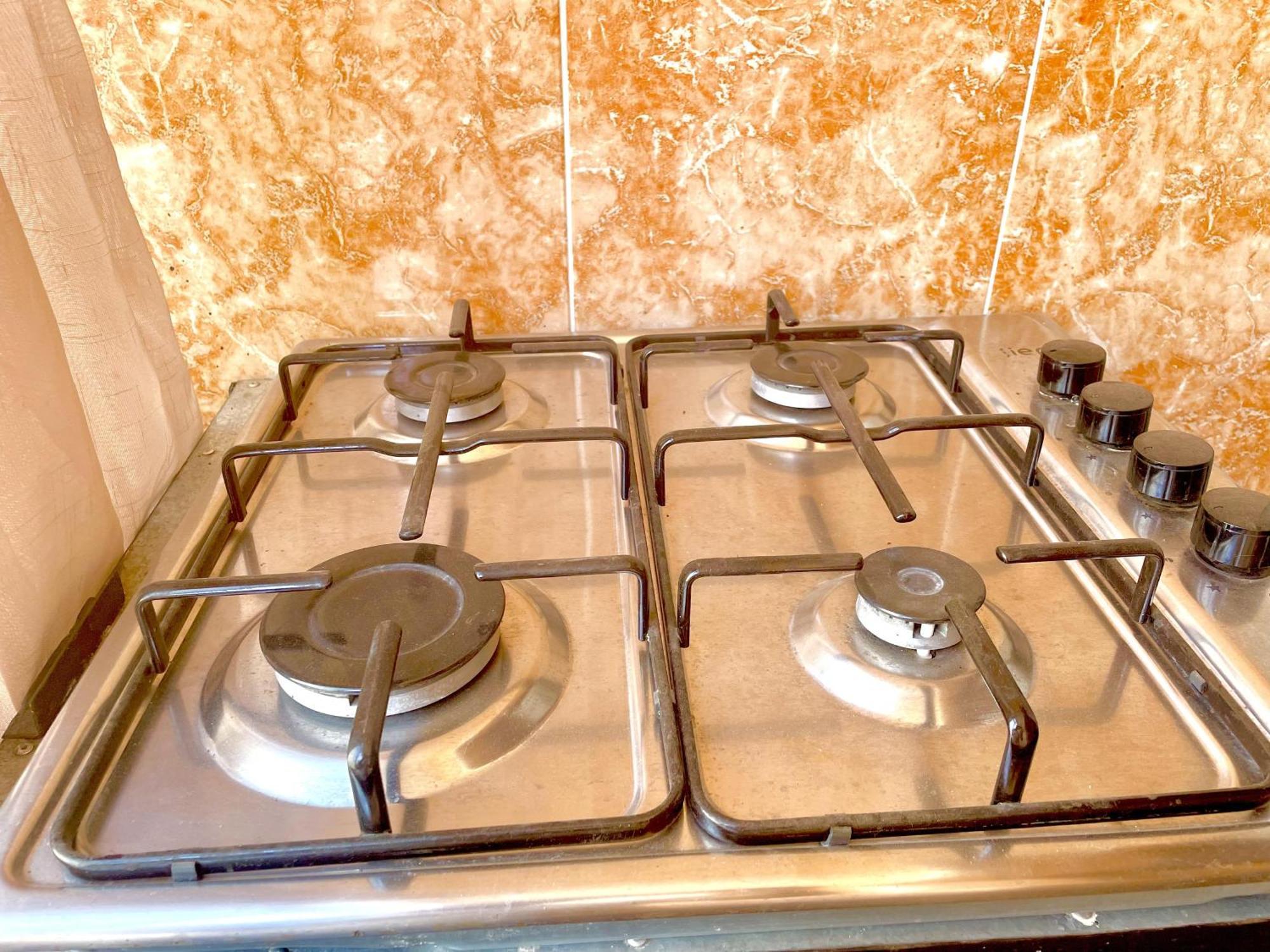 Apartment Economical In The Center, Suitable For Travelers Who Don't Want To Spend Too Much Money, Only 2 Minutes From Shops And Restaurants