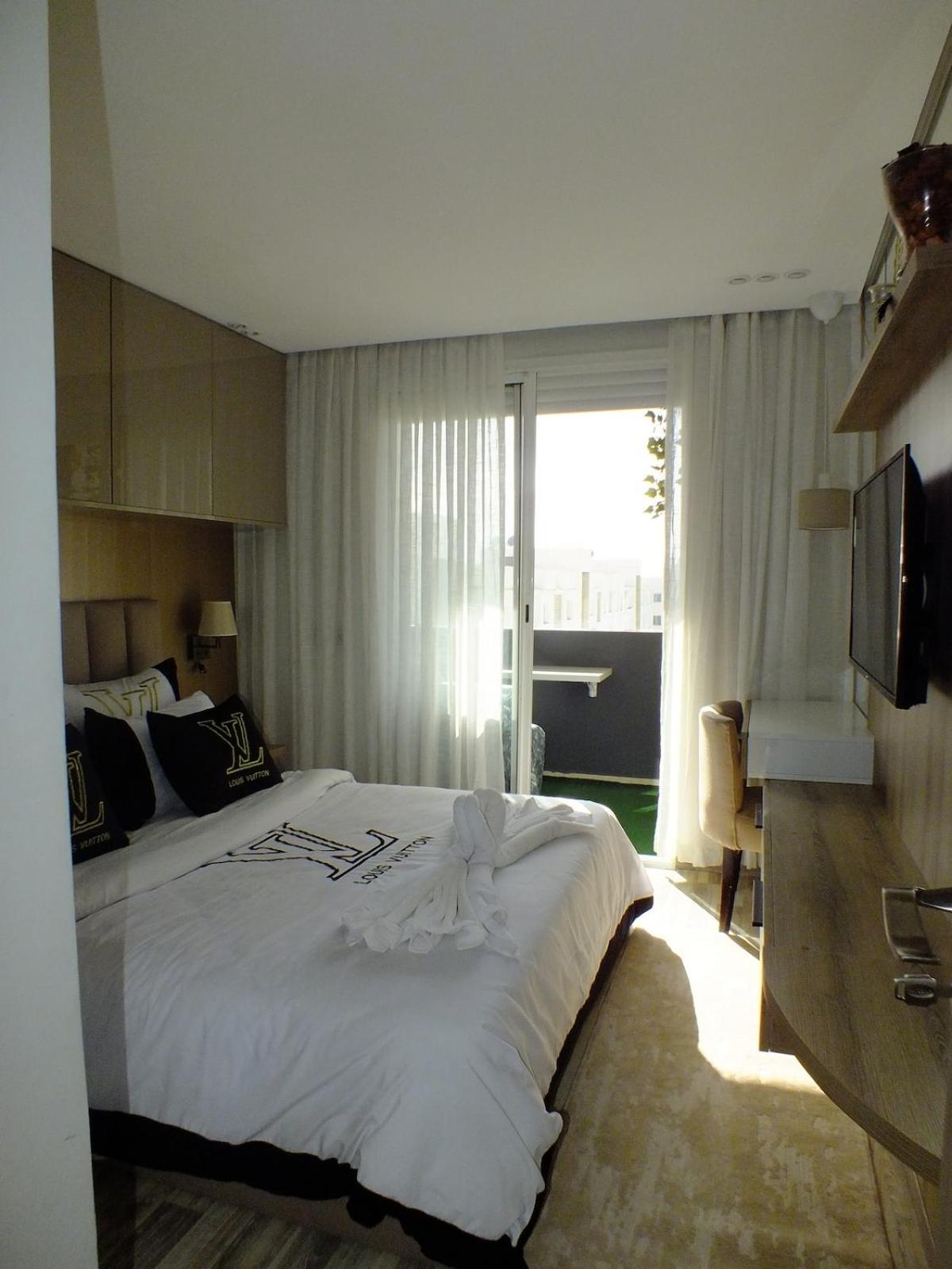 Modern And Quiet Apartment