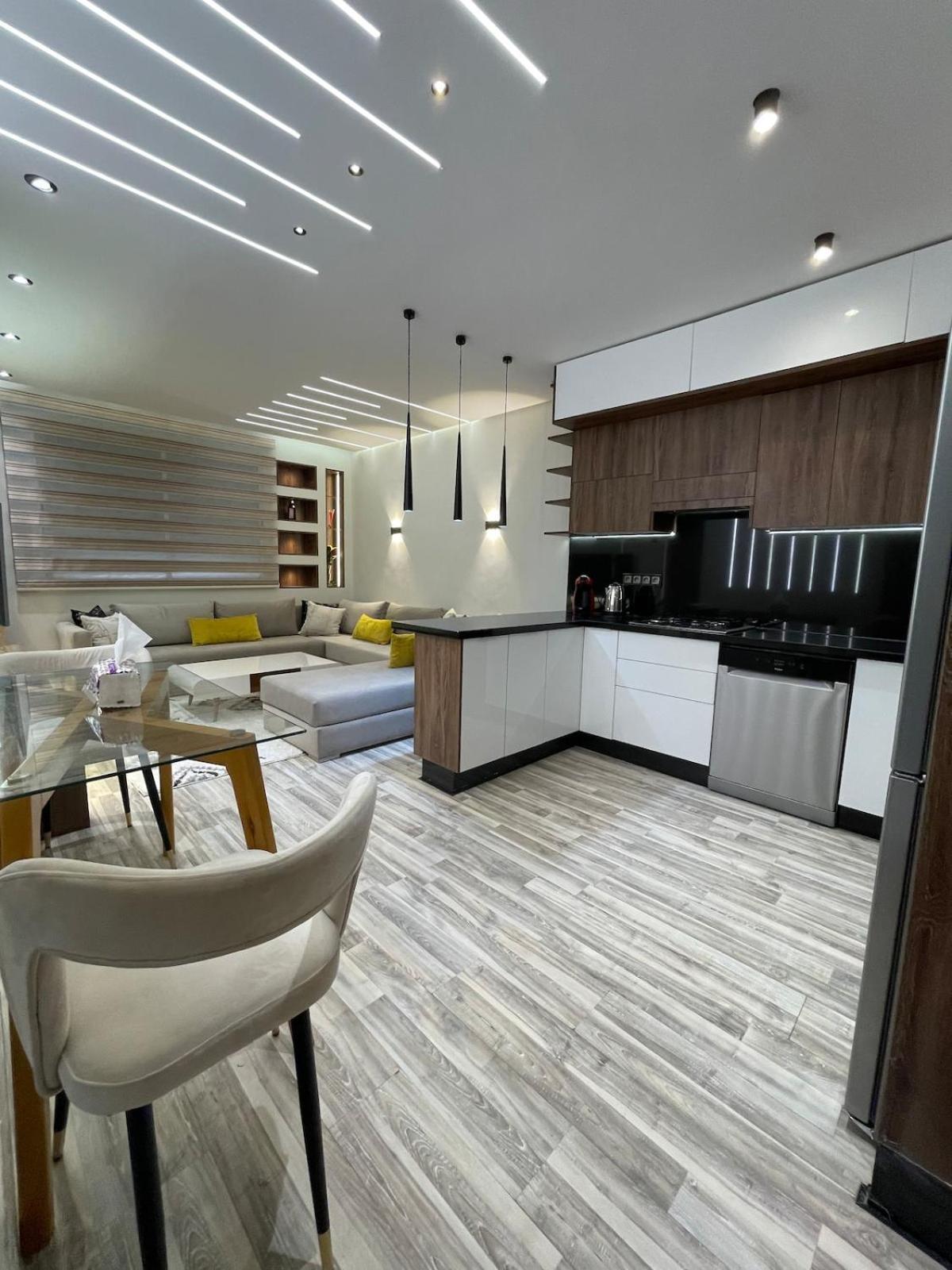 Modern And Quiet Apartment *