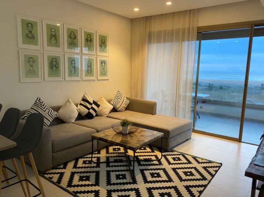 Beachfront *8* W/balcony Apartment *
