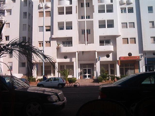 Studio Apartment *