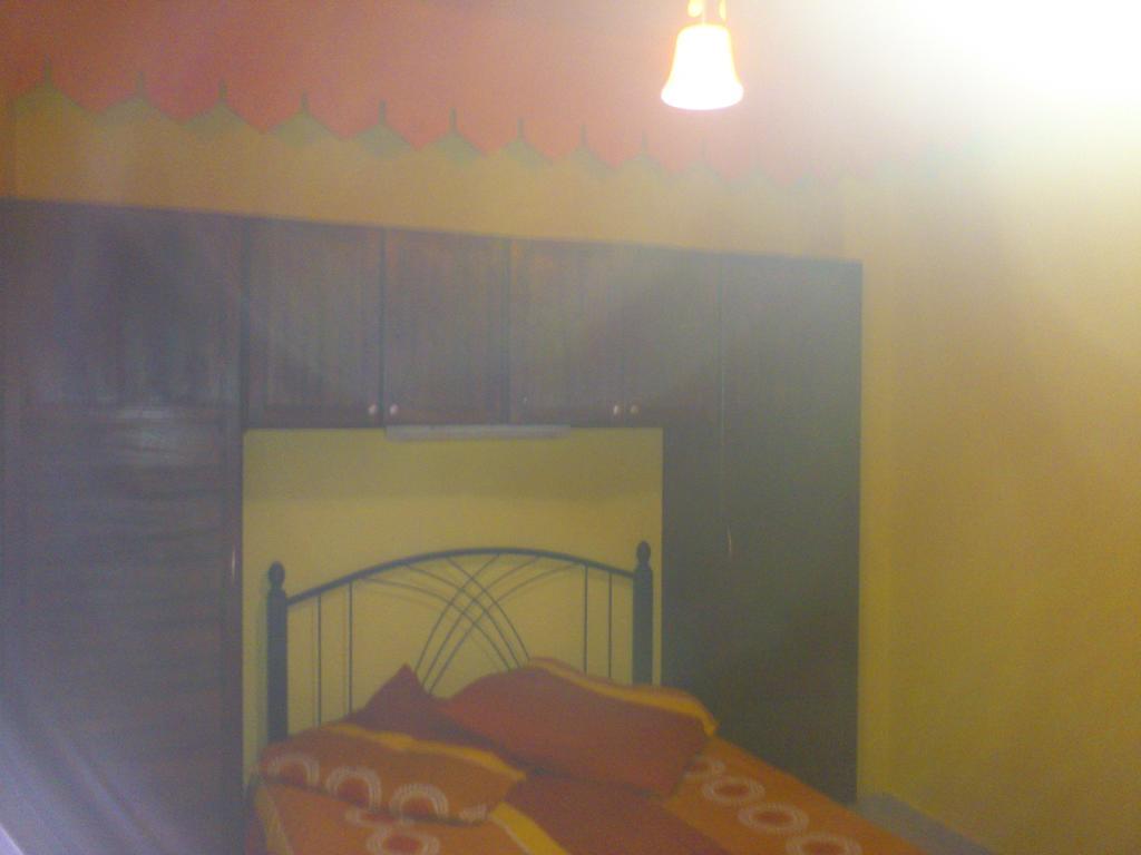 Studio Apartment *