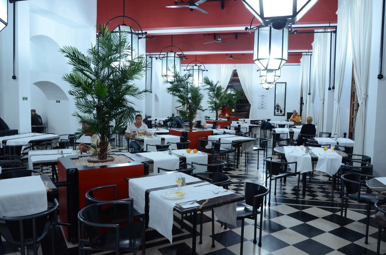 El Pueblo Tamlelt Hotel 3*
