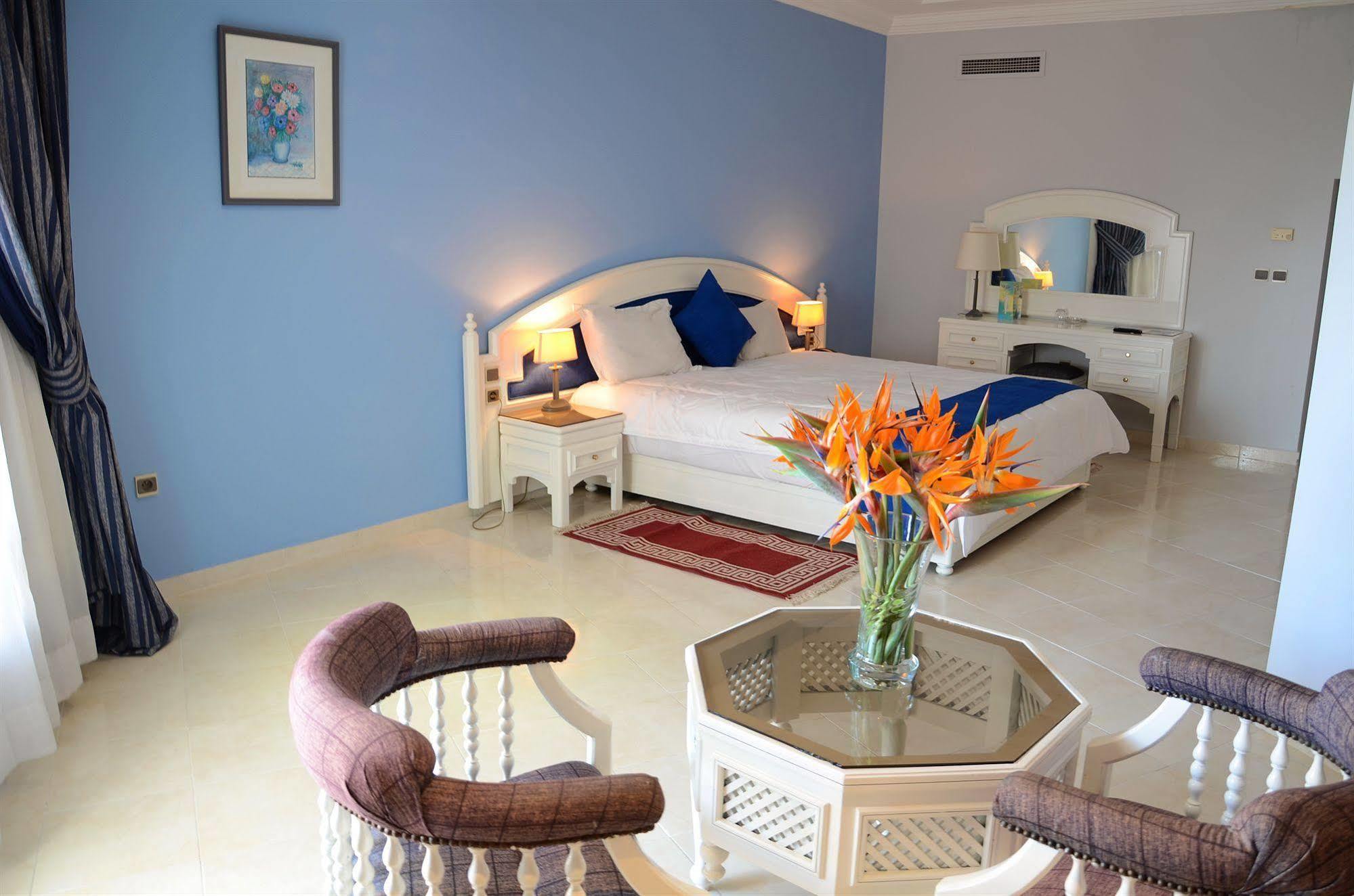 Tivoli Hotel 4*