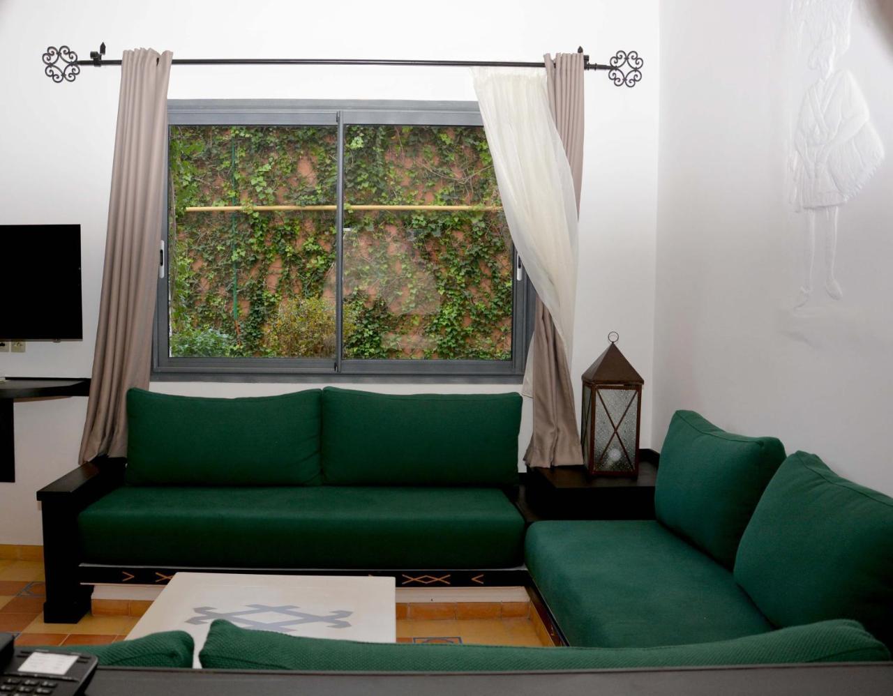 Borjs & Hotel 4*