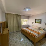 Private 2 Bedroom Traditional Apartment 10 Min Walk To Beach
